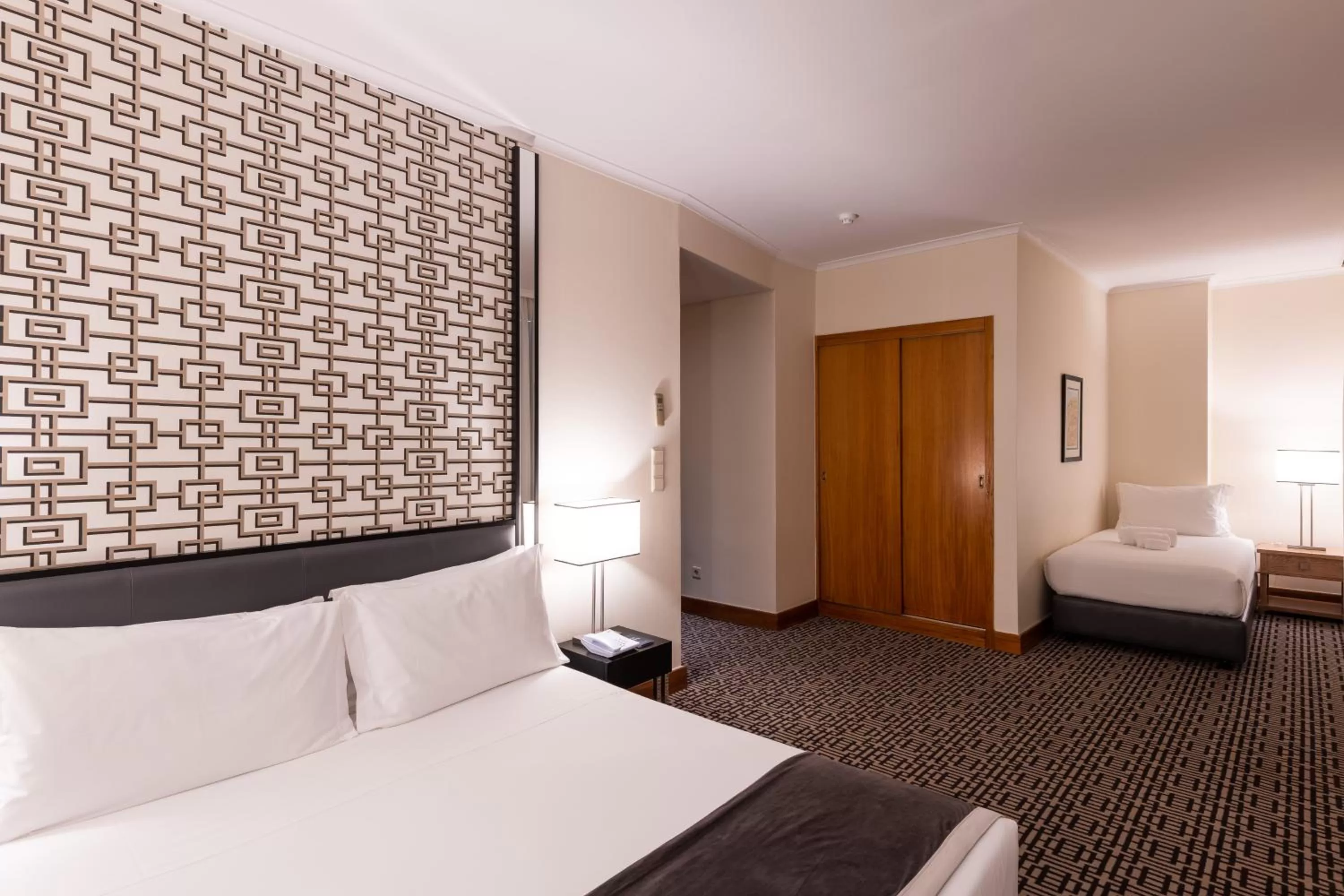 Photo of the whole room, Bed in Hotel Mundial