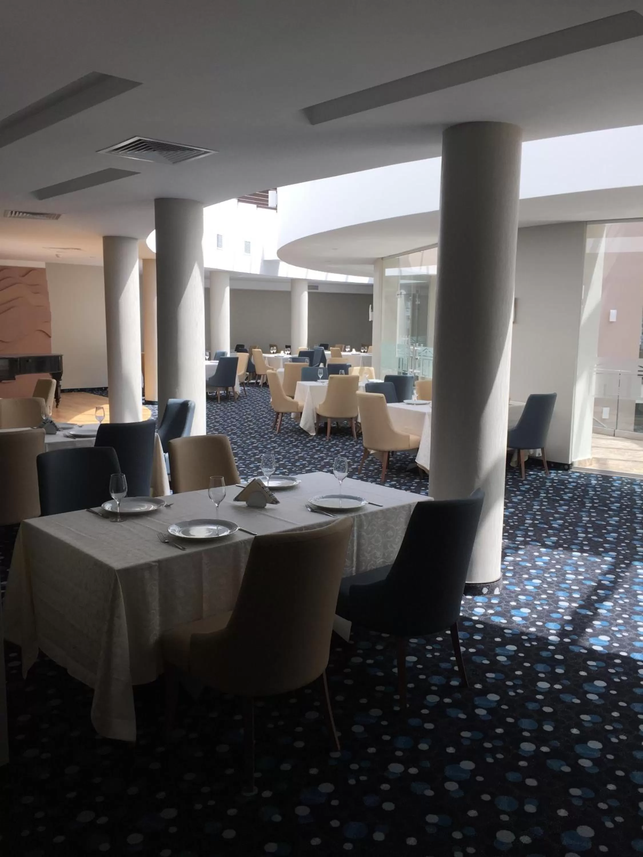 Restaurant/places to eat in New Belvedere