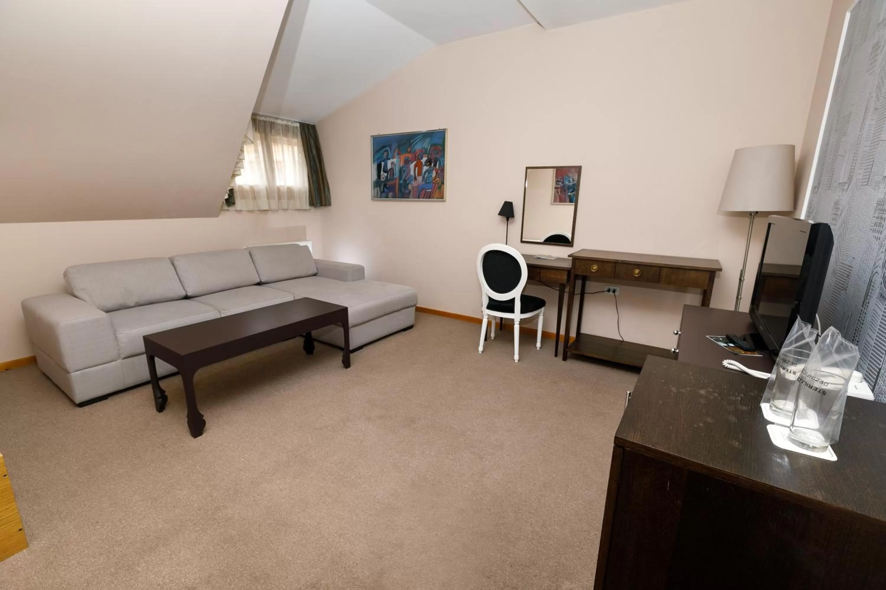 Living room, Bed in Art Garni Hotel