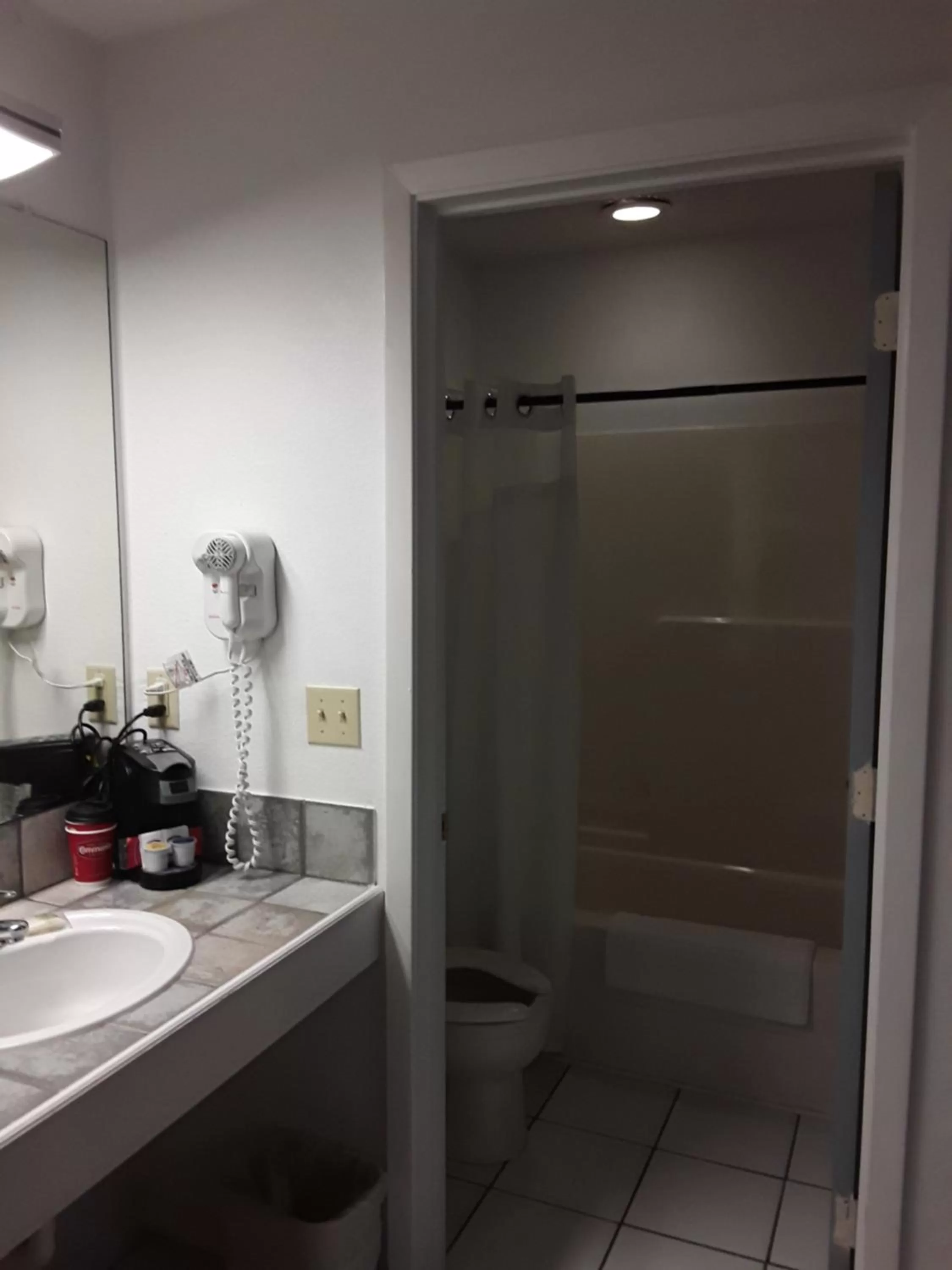 Bathroom in Italy Inn