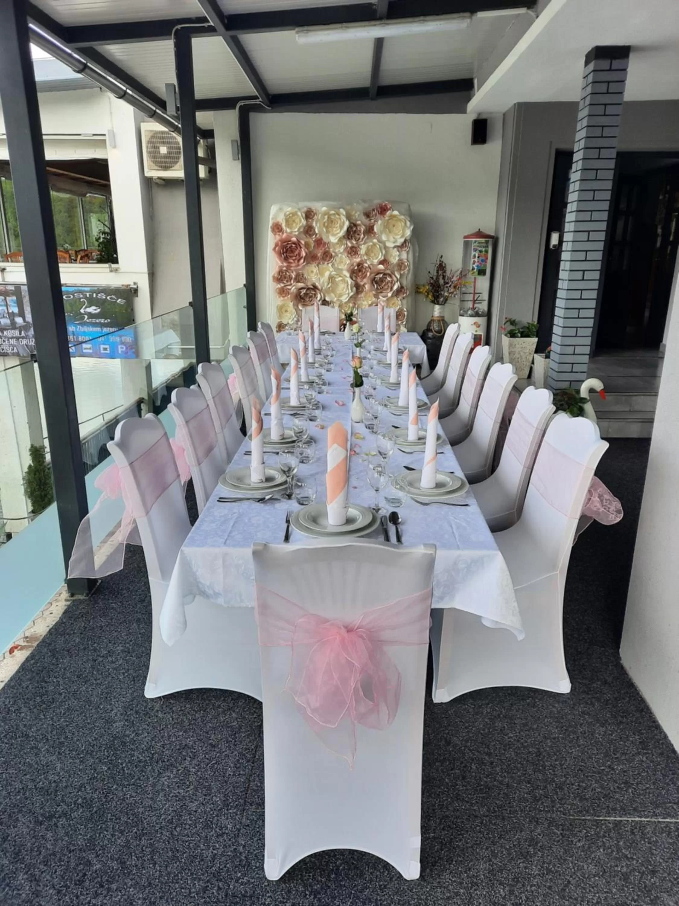 Banquet/Function facilities, Banquet Facilities in Gostisce Jezero