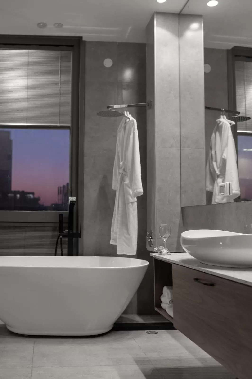 Bathroom in Emilia TLV