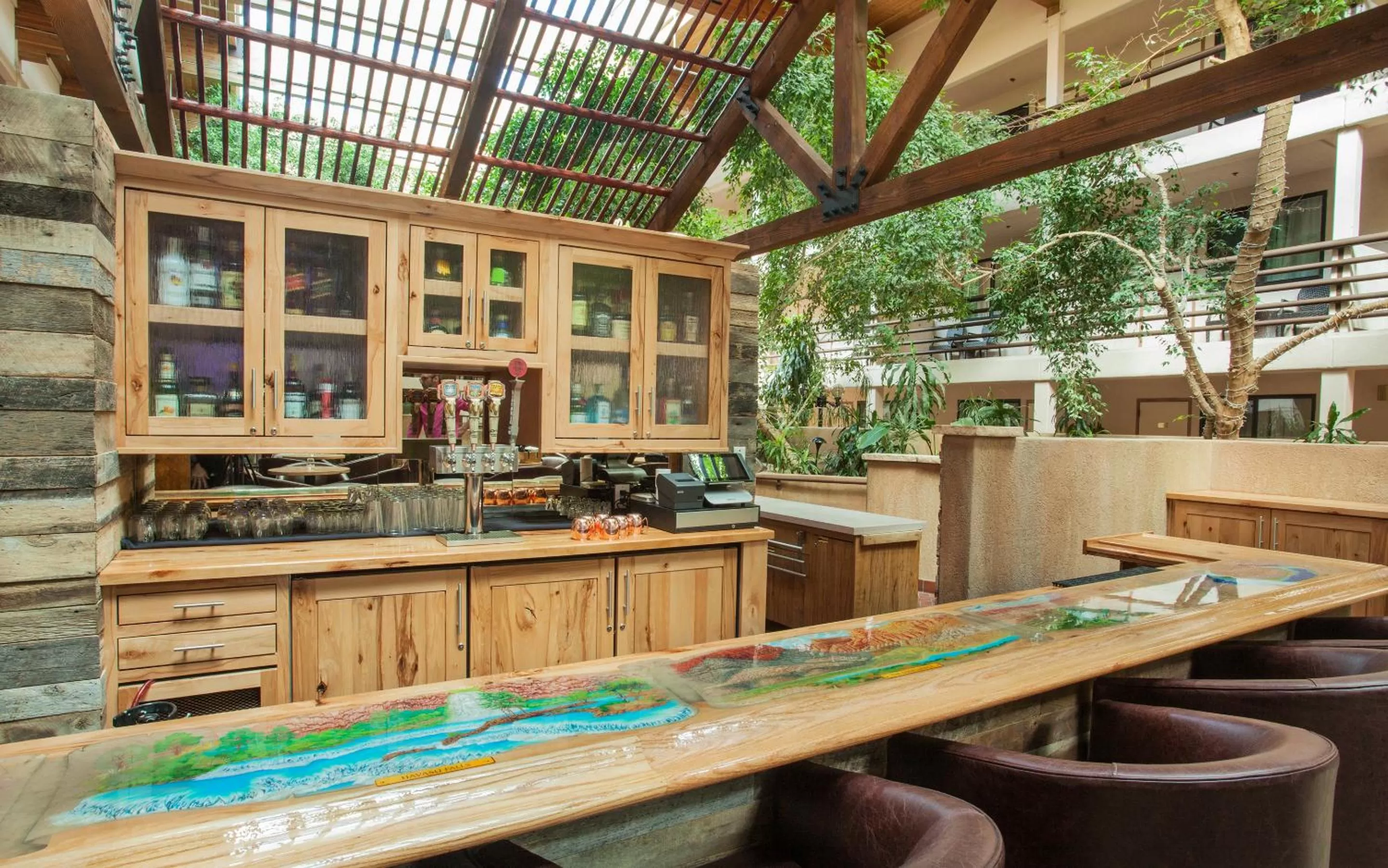 Lounge or bar in Grand Canyon Plaza Hotel-South Rim