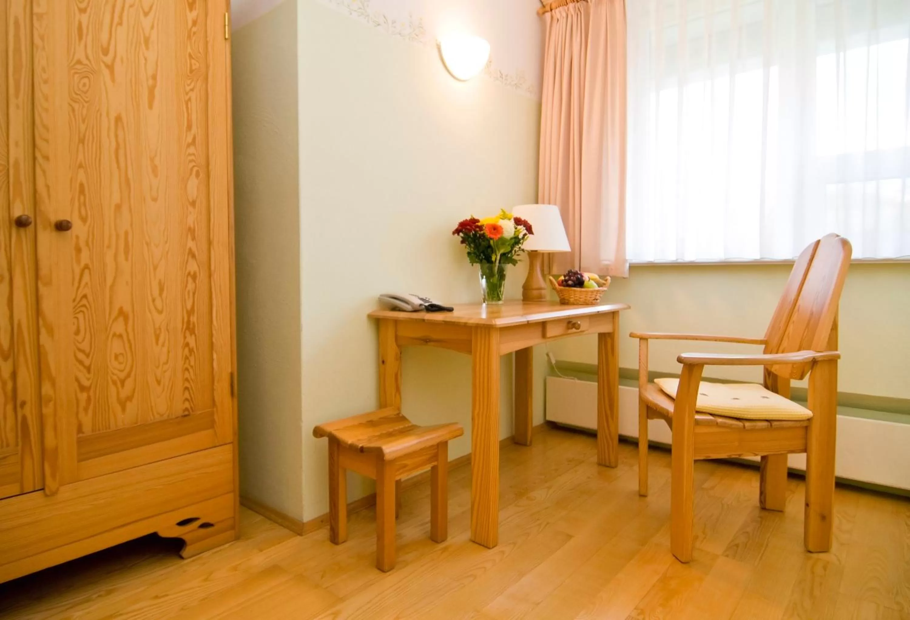 Photo of the whole room in Hotel Haus Linden