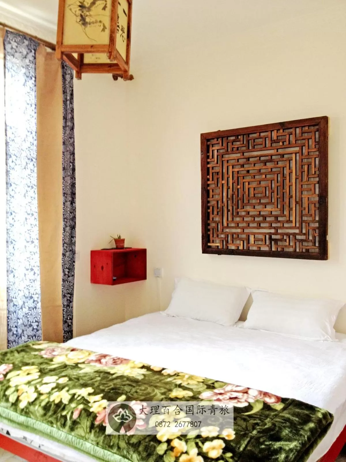 Decorative detail, Bed in The Lily Pad Inn