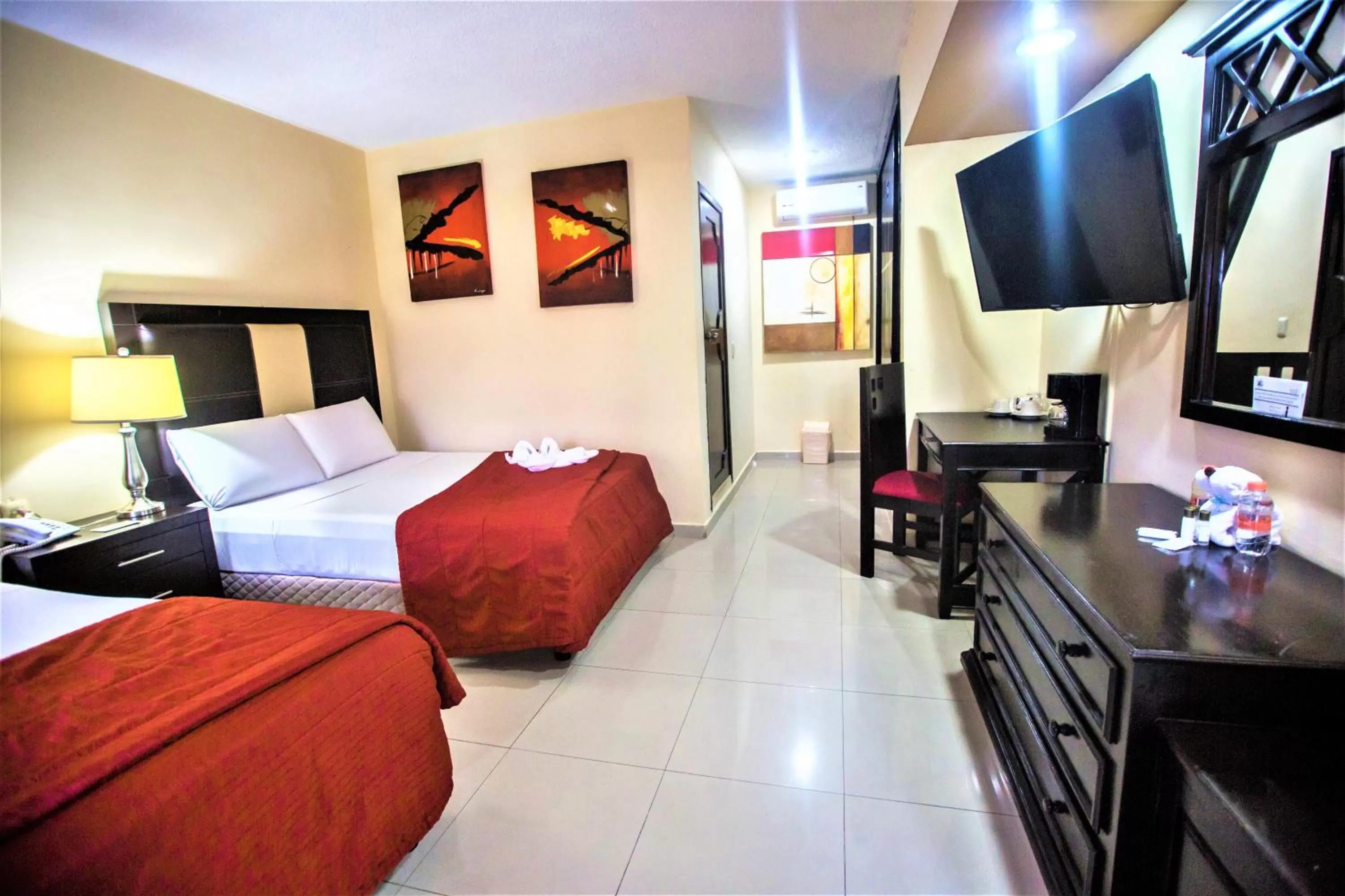 Photo of the whole room, Bed in Hotel Plaza Mirador