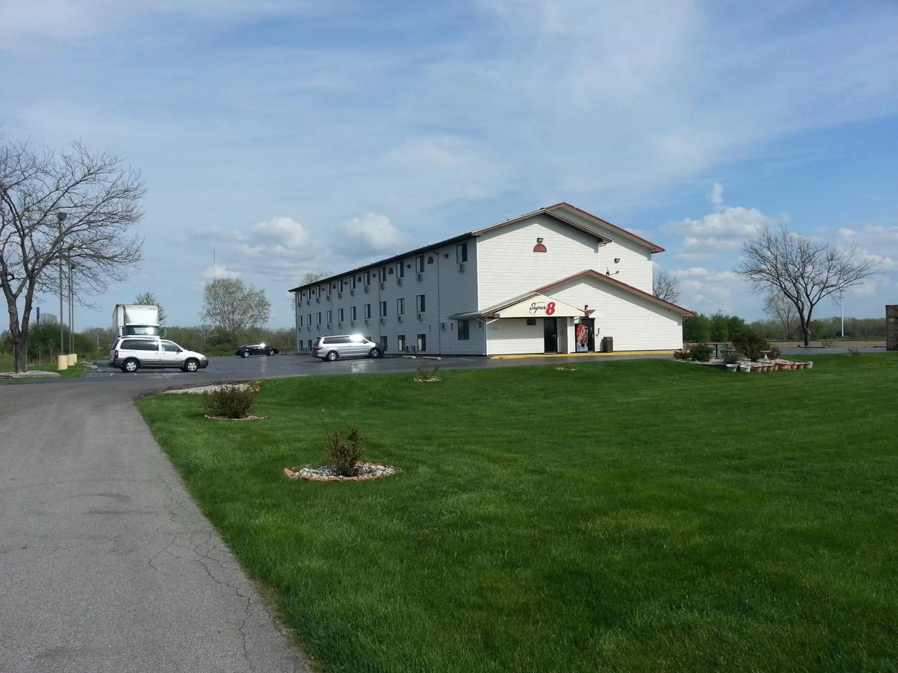 Property building in Super 8 by Wyndham Saginaw