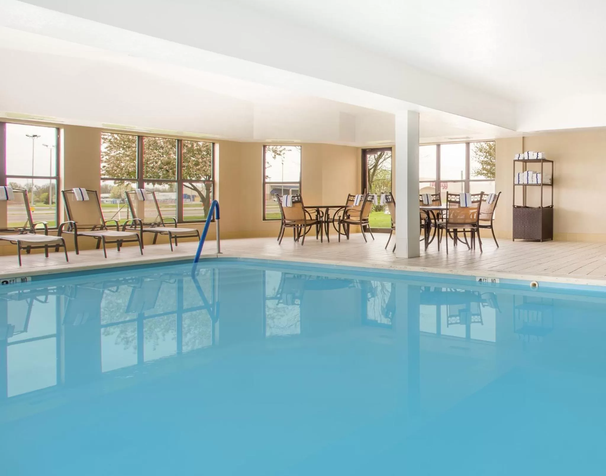 Swimming pool in Muncie Place Hotel & Suites