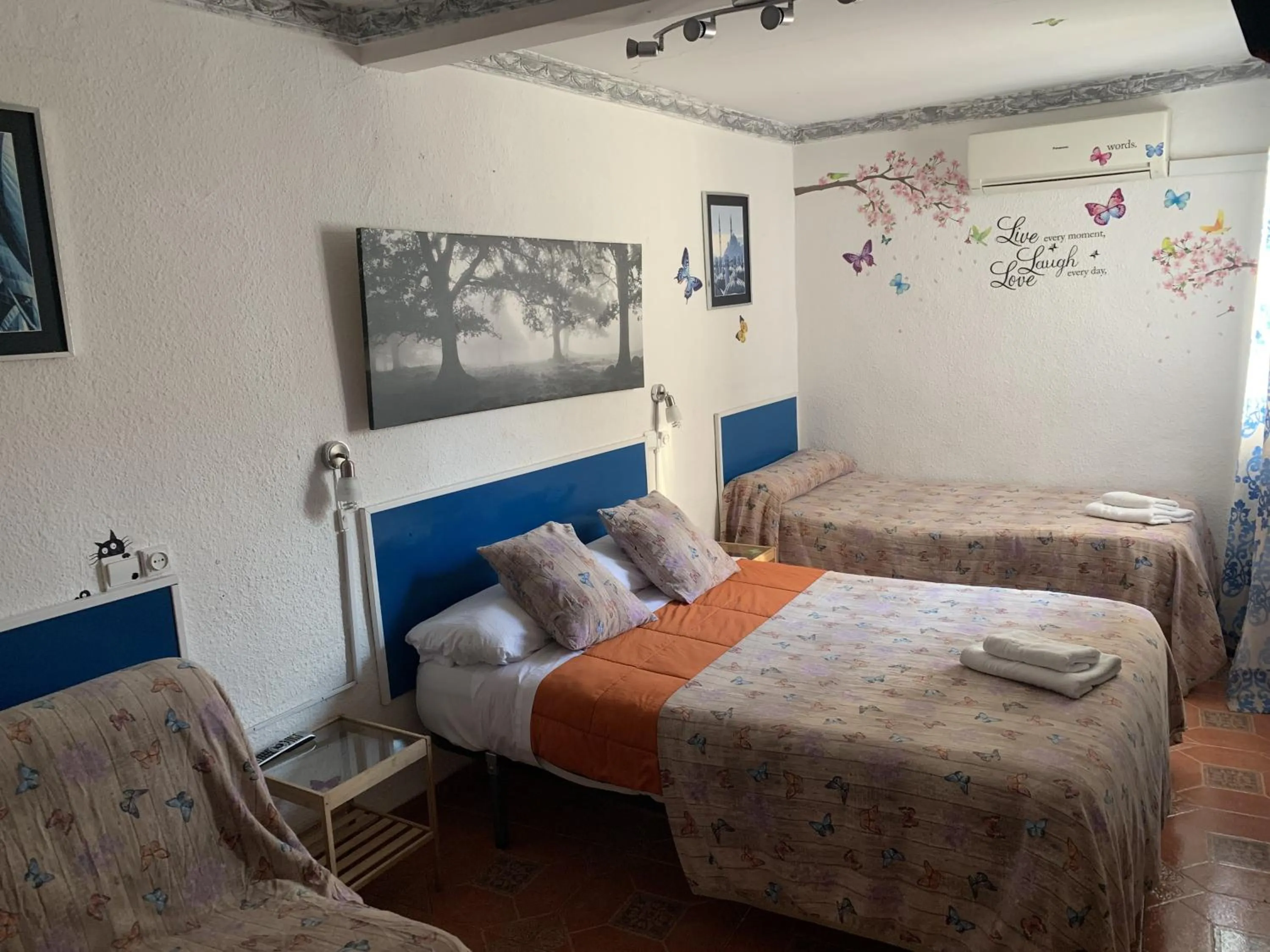 Bedroom, Bed in Giraldilla