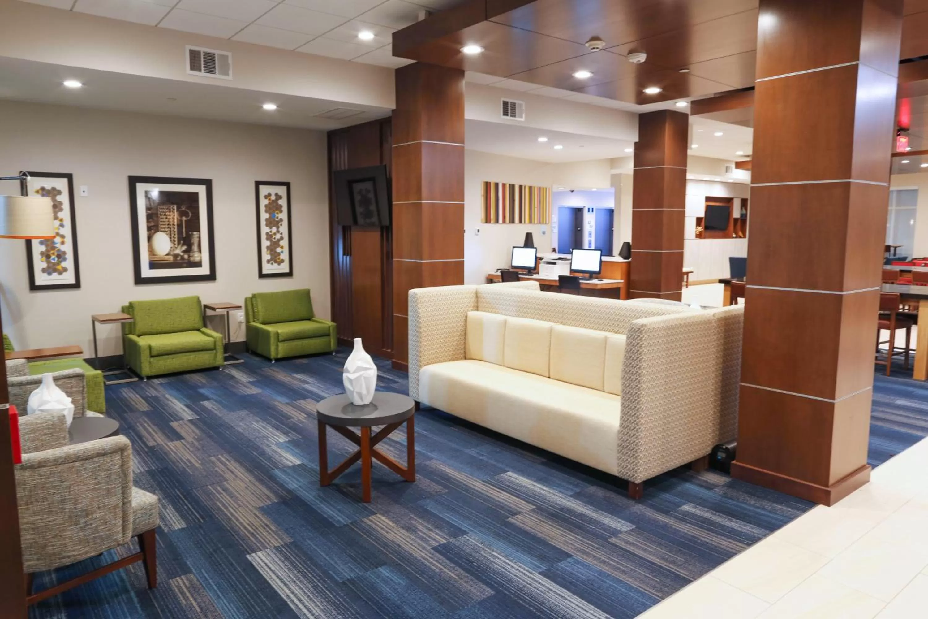 Property building in Holiday Inn Express & Suites - Houston IAH - Beltway 8 by IHG