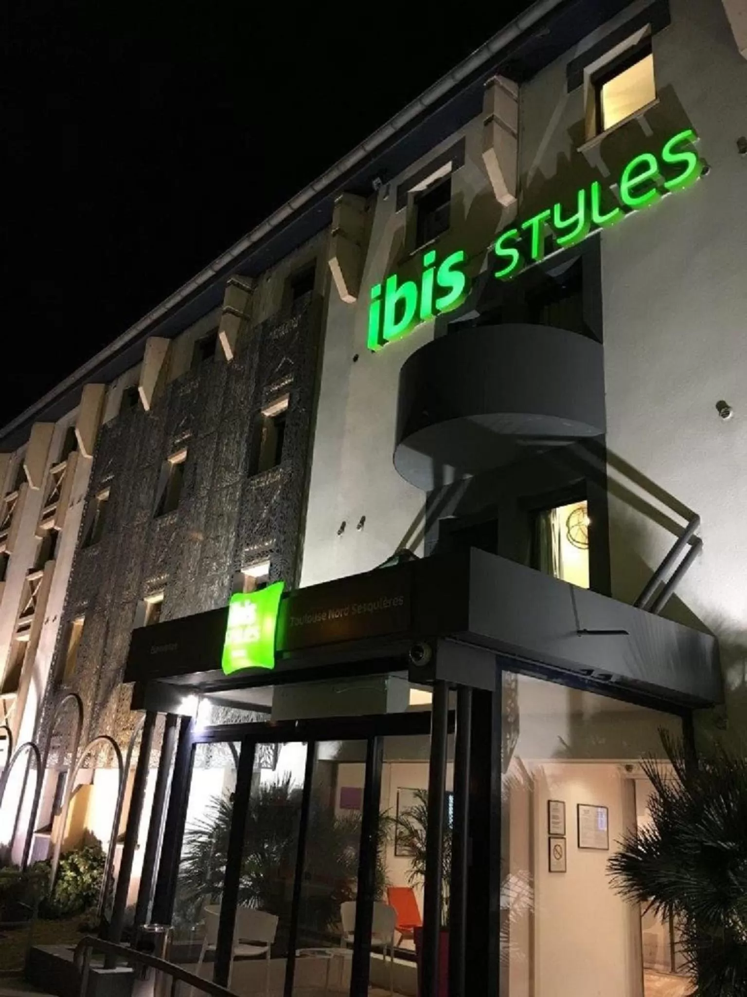 Property building in ibis Styles Toulouse Nord Sesquieres