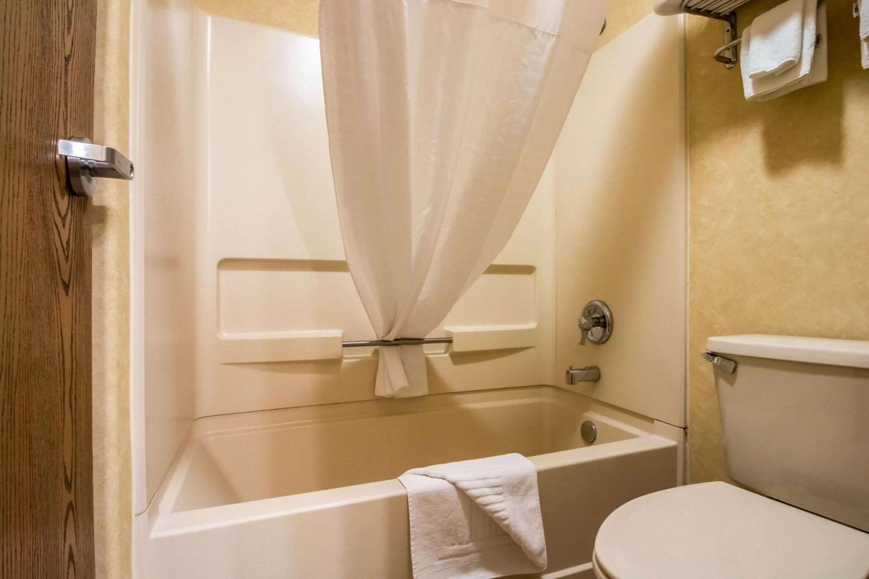 Bathroom in Comfort Inn Green River National Park Area