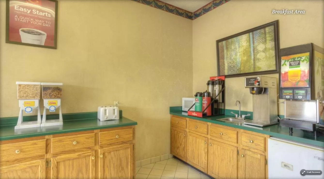 Coffee/tea facilities in Econo Lodge