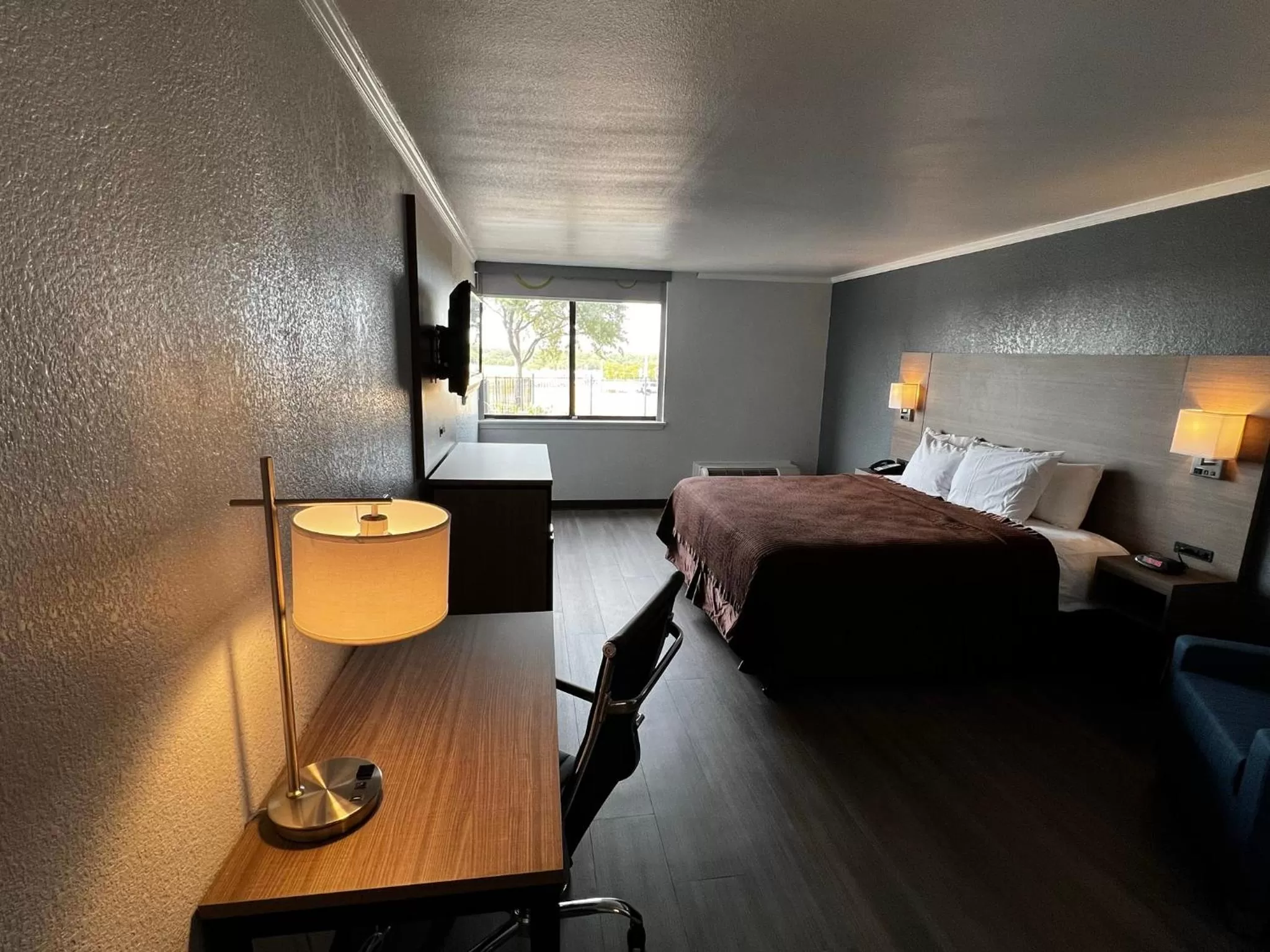 Bed in Super 8 by Wyndham Fort Worth Entertainment District