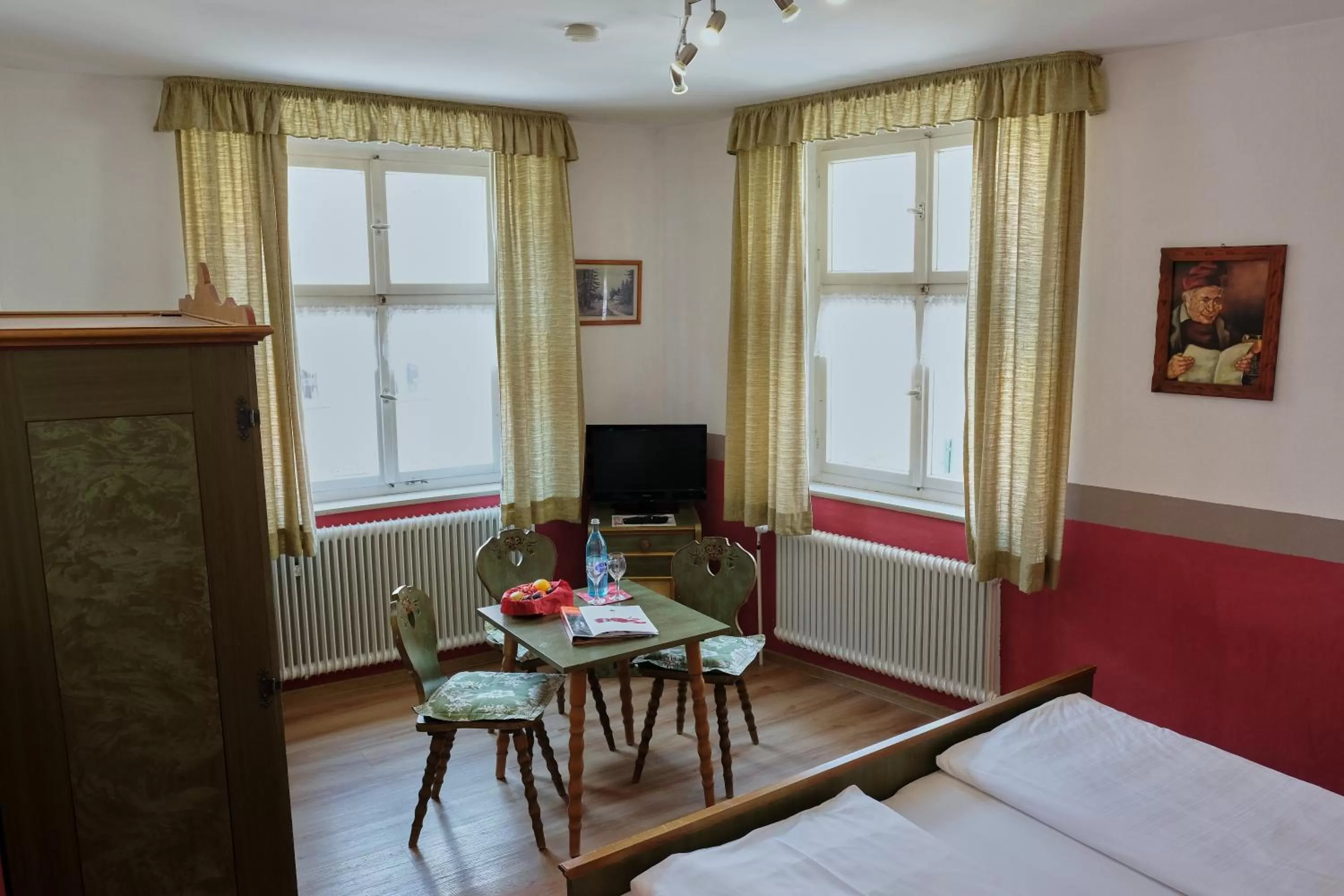 Photo of the whole room, Bed in Romantica Hotel Blauer Hecht