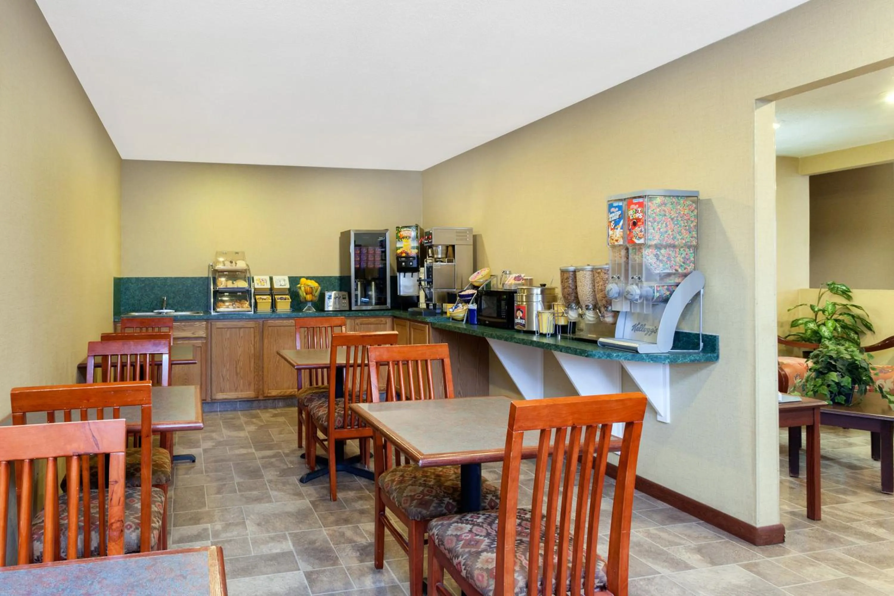 Continental breakfast in Days Inn by Wyndham Maumee/Toledo
