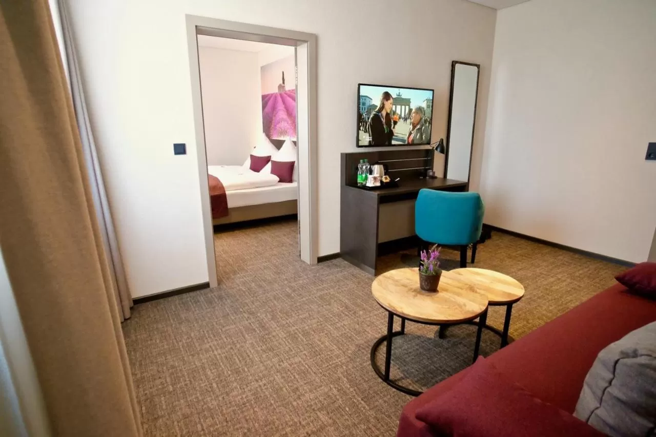 Living room, Bed in Bahnhof-Erzingen, hotel, coffee & more