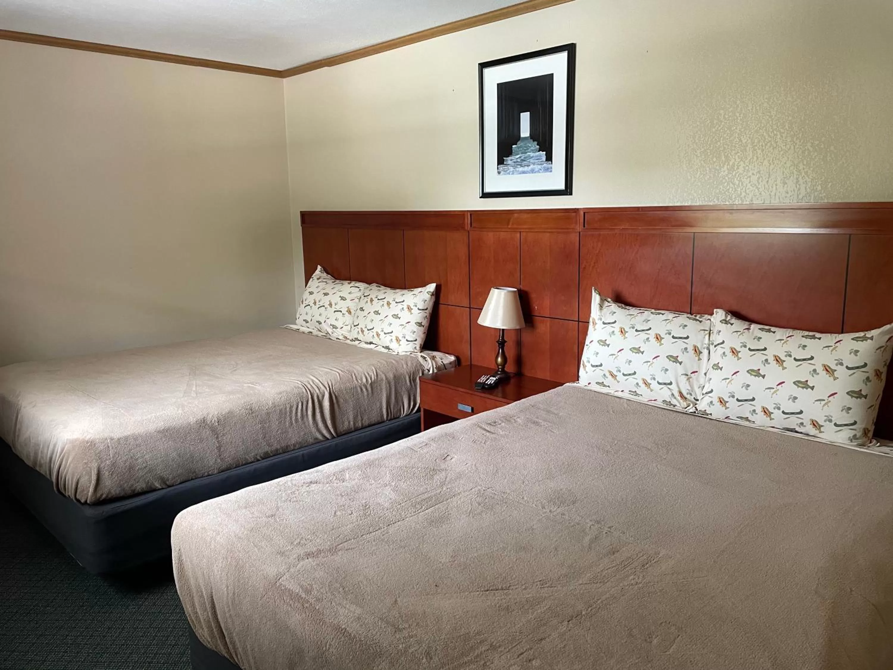 Bed in Hunter's Friend Resort near Silver Dollar City