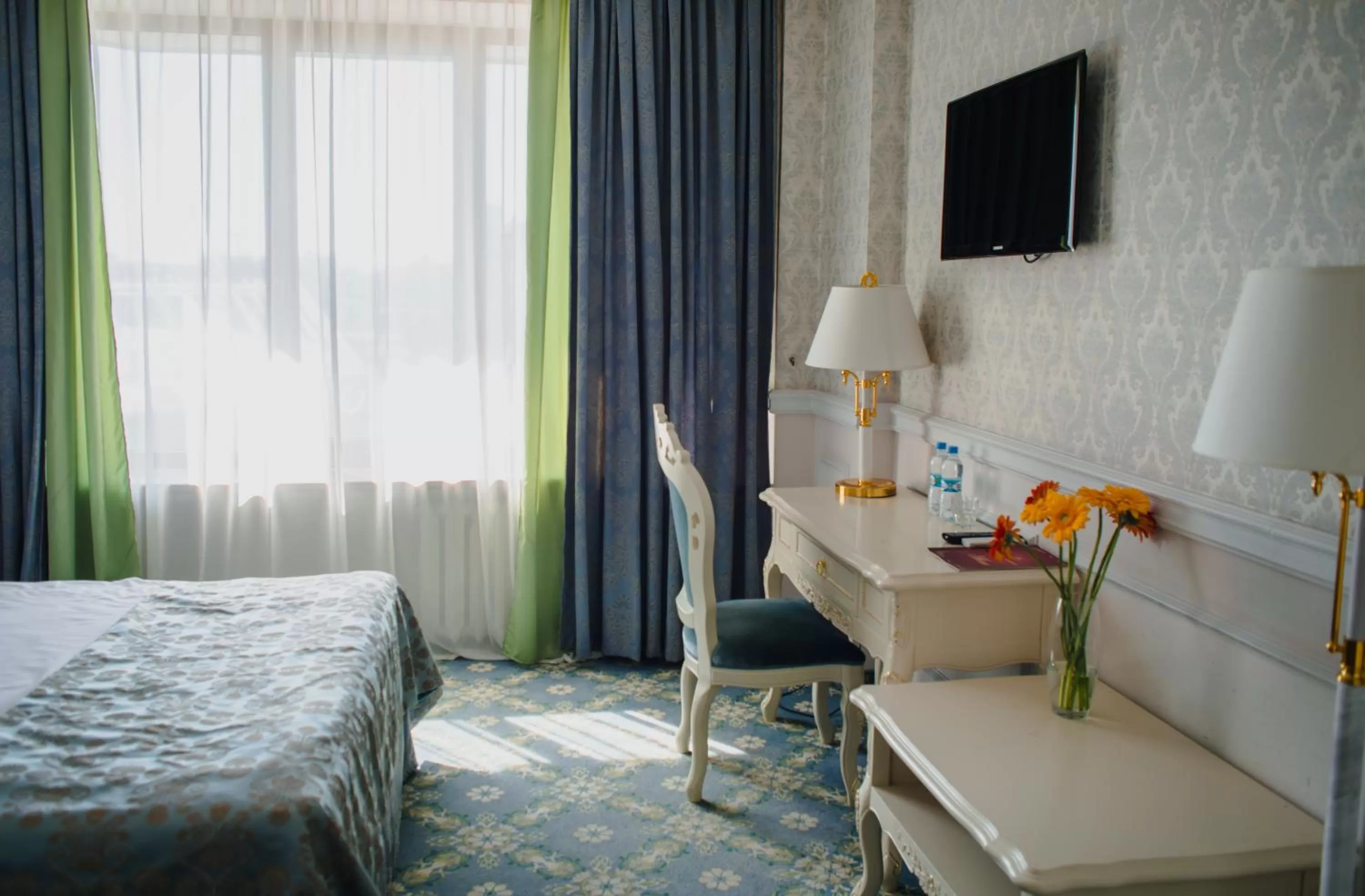 TV and multimedia, Bed in Olympic Hotel