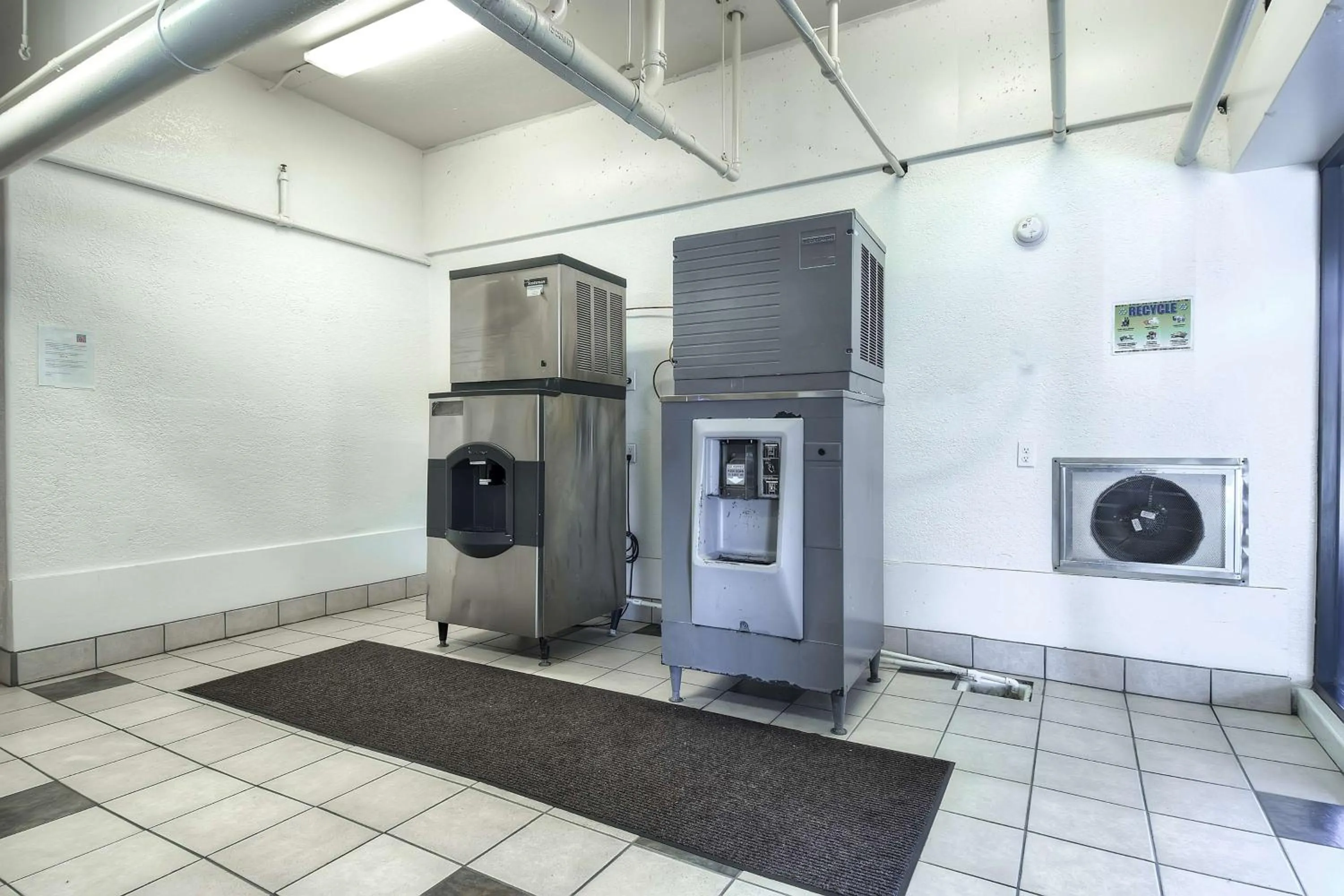 laundry in Motel 6-San Diego, CA - Hotel Circle - Mission Valley