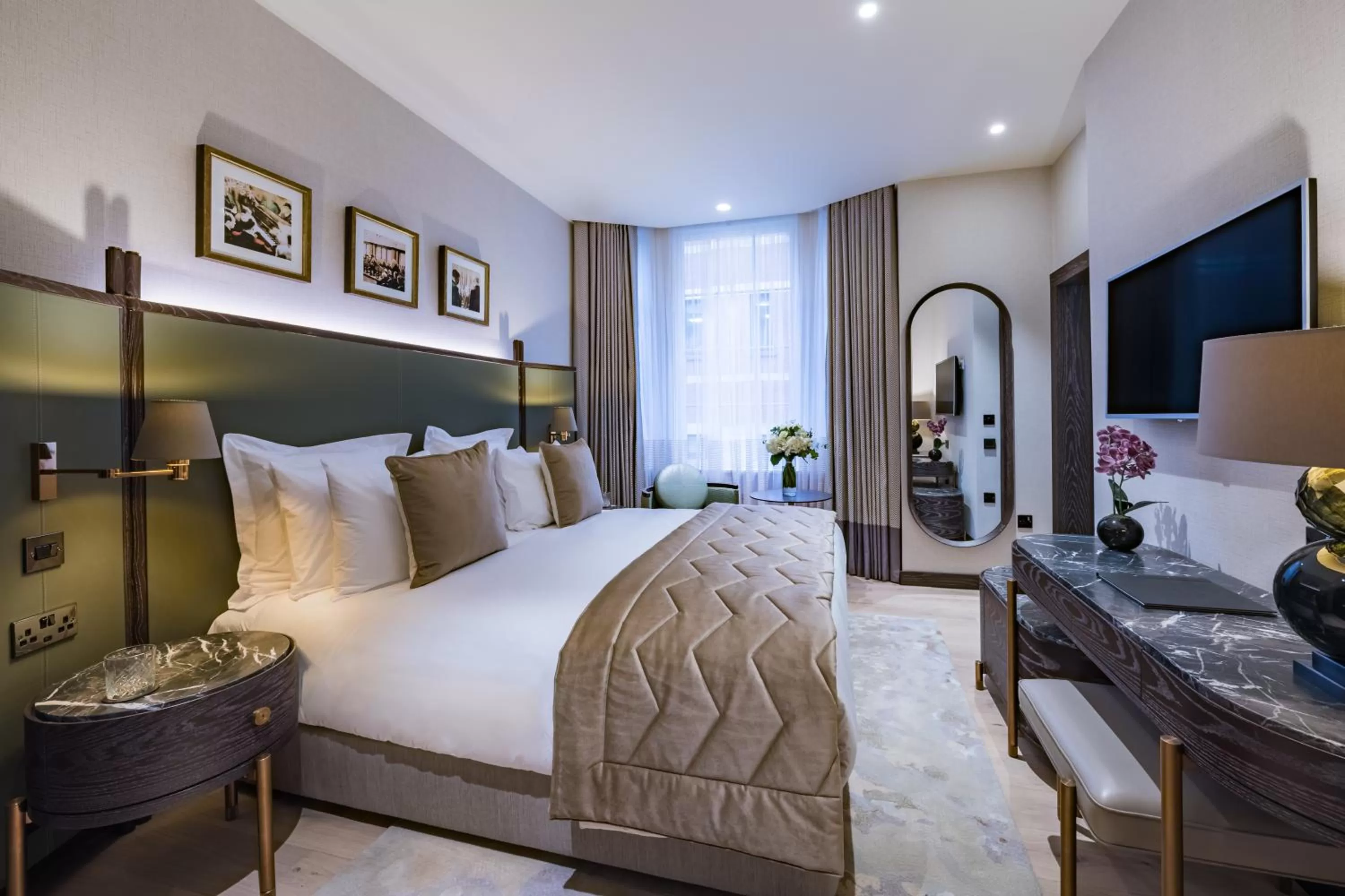 King Room in Stock Exchange Hotel, Manchester, Autograph Collection