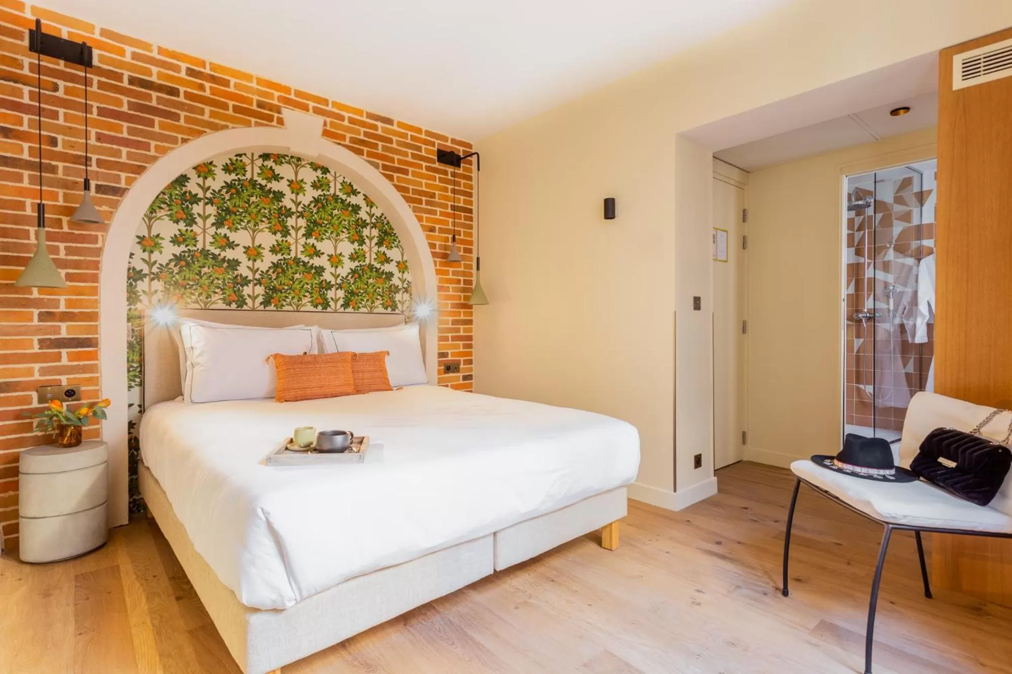 Photo of the whole room, Bed in Bonsoir Madame