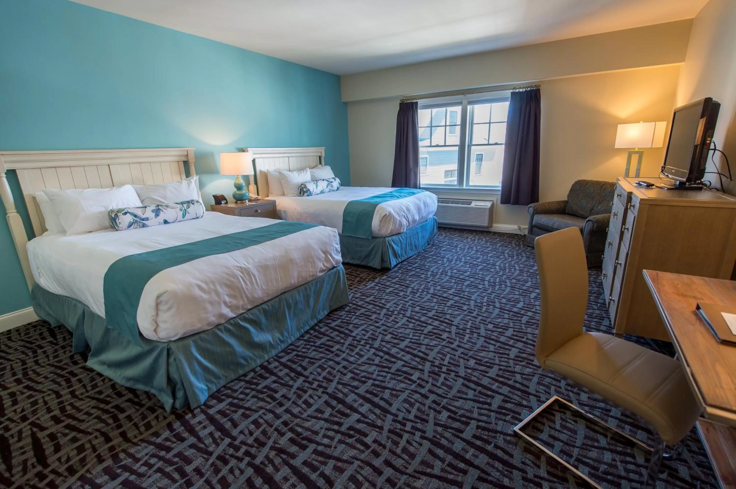 Photo of the whole room, Bed in Union Bluff Hotel & Meeting House