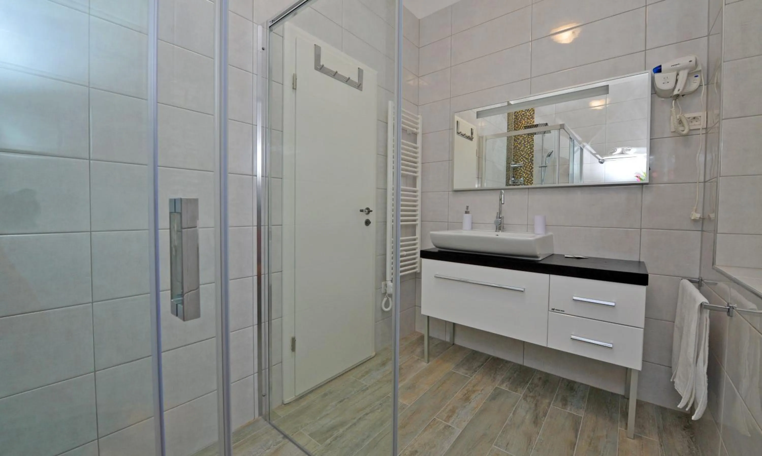 Bathroom in Luxury Rooms Nirvana