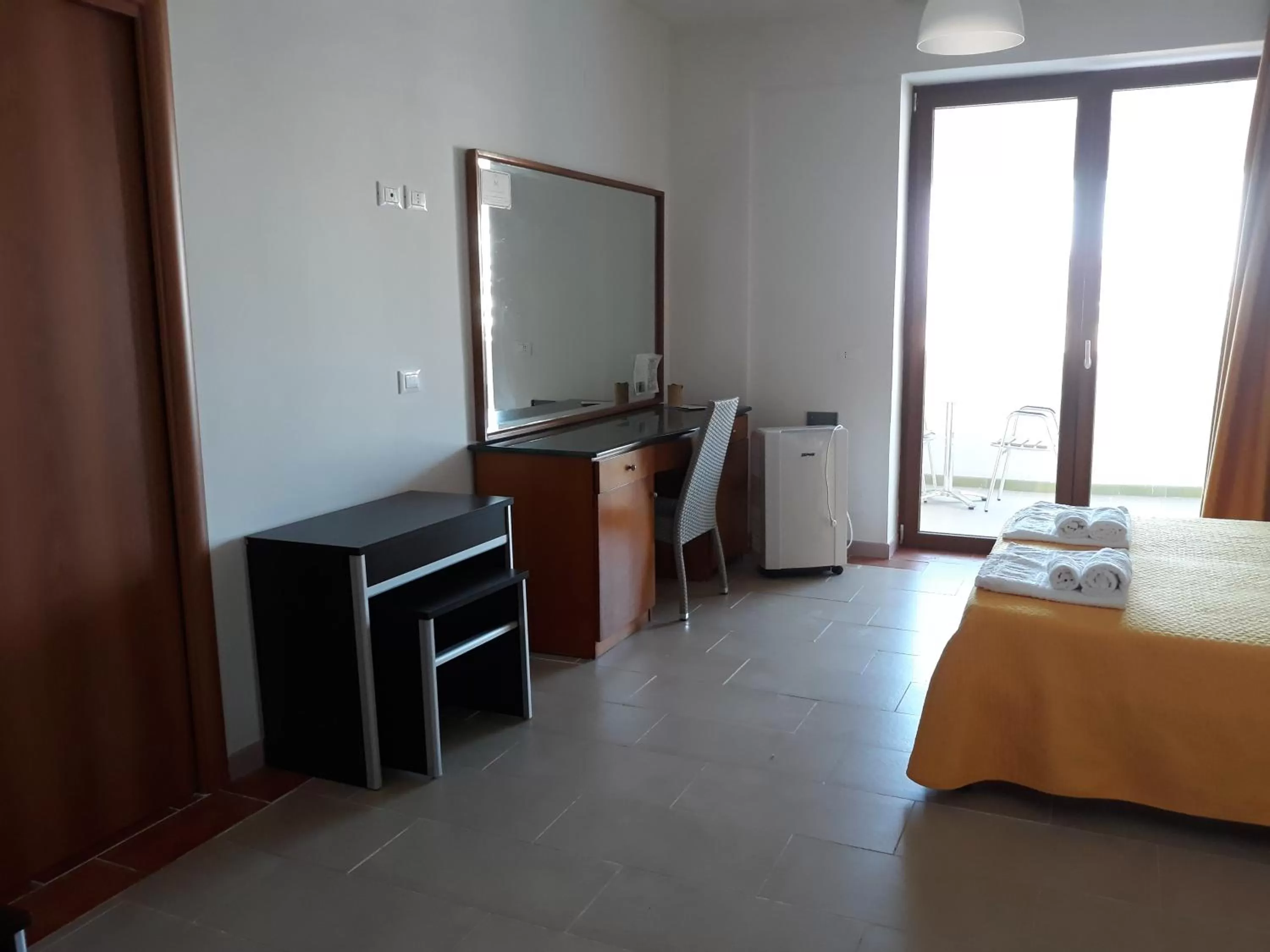 Bedroom, Bed in B&B Palazzo Manfredi Vieste, Fronte mare con Parcheggio