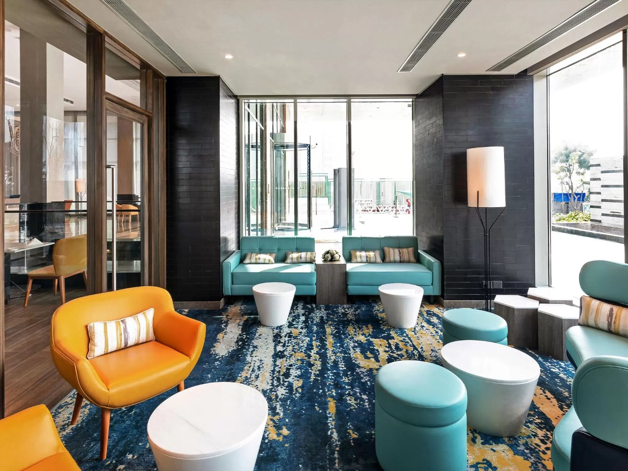 Lounge or bar in Grand Mercure Ahmedabad GIFT City - An Accor Hotels Brand