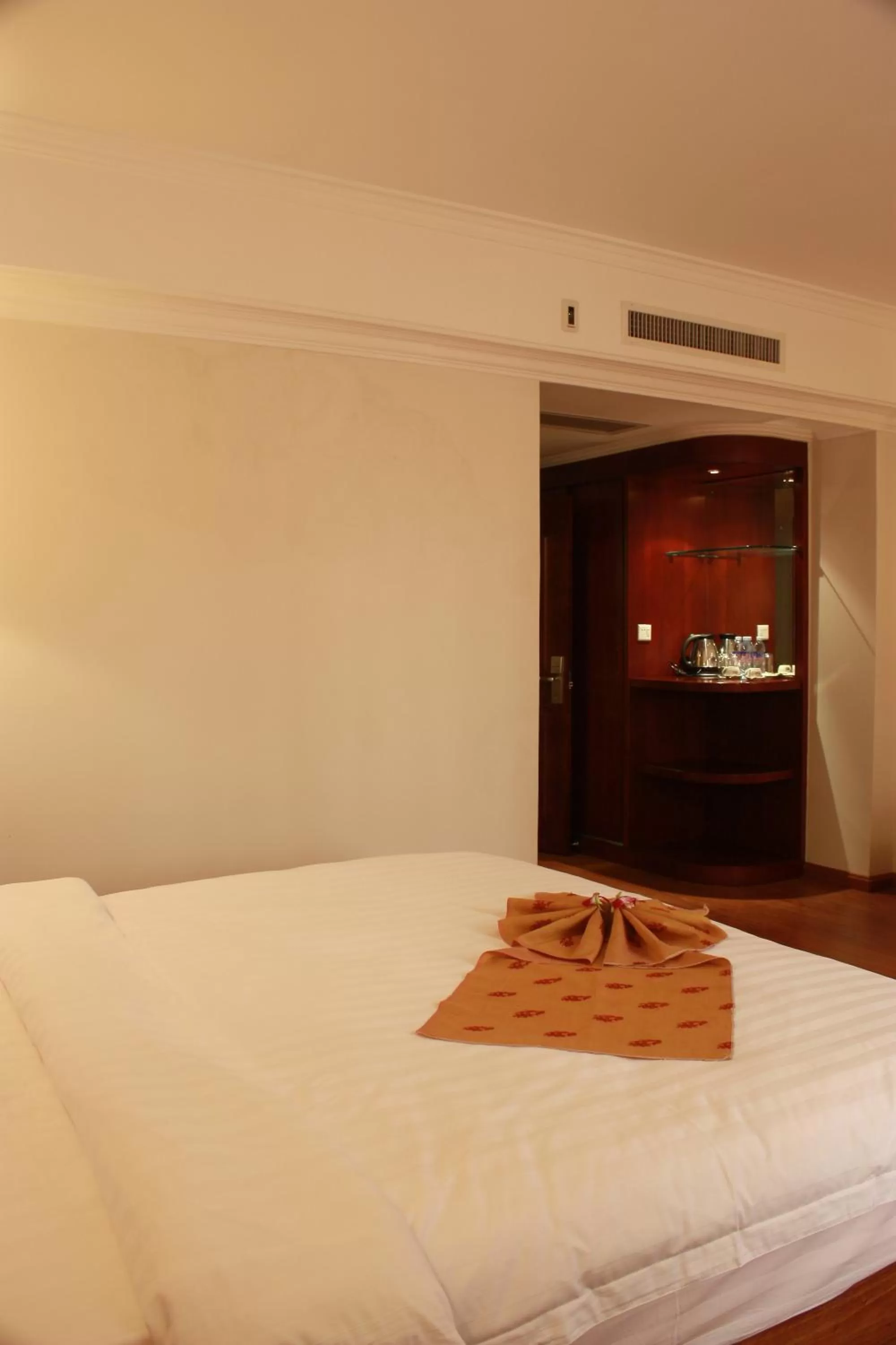Bed in Lux Riverside Hotel & Apartment