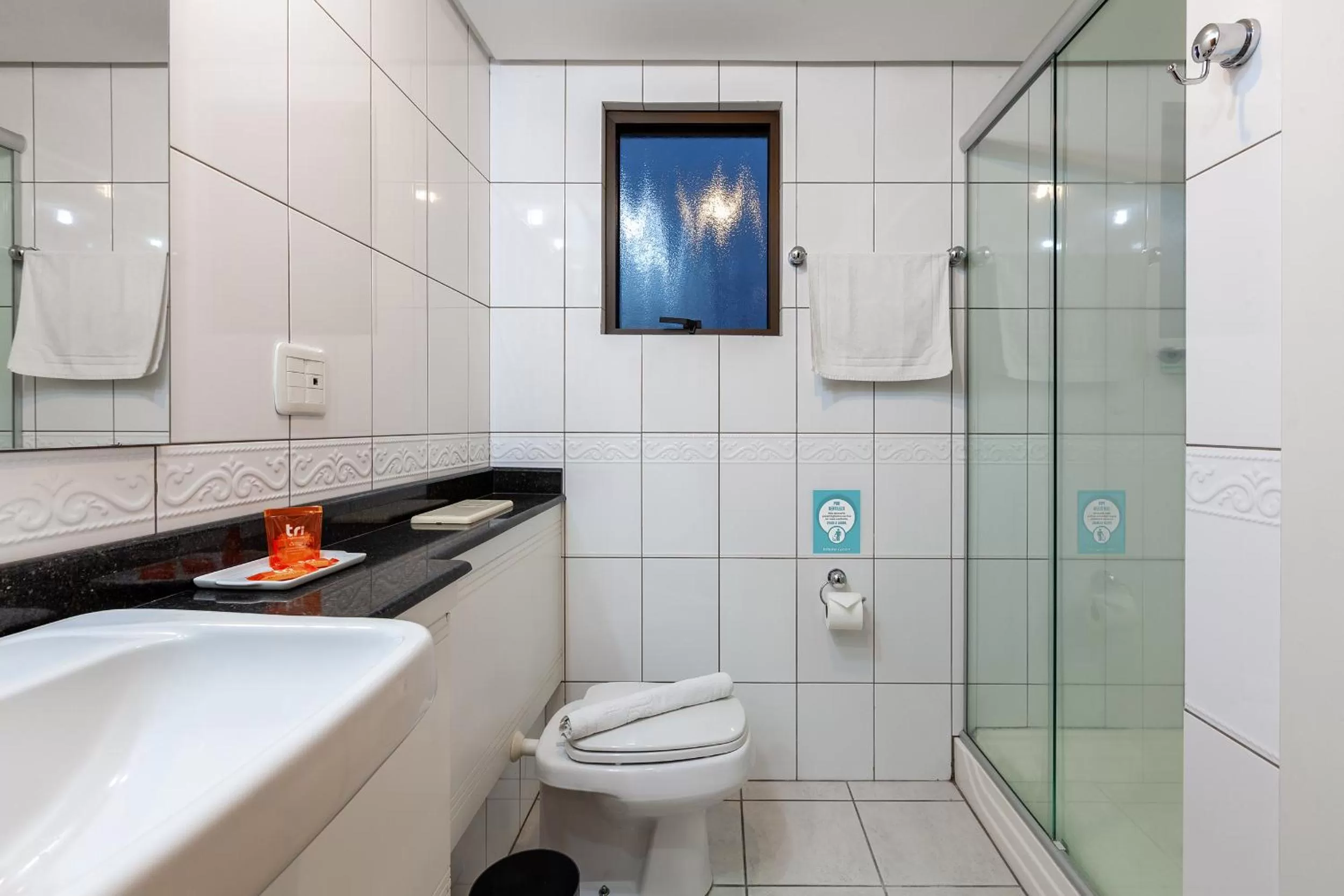 Bathroom in Tri Hotel Executive Caxias