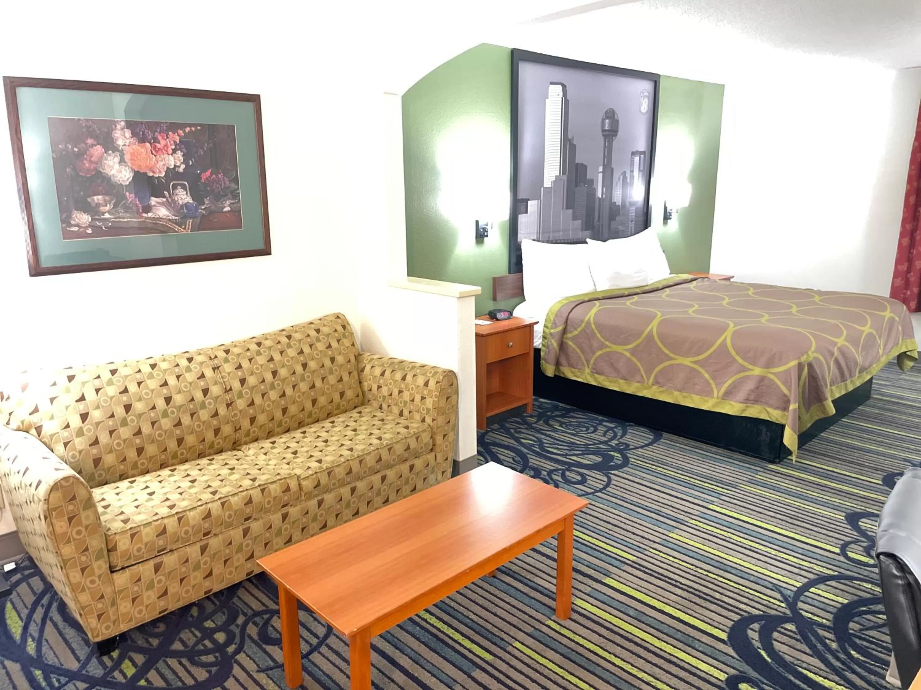 Photo of the whole room, Bed in Super 8 by Wyndham Fort Worth Downtown South