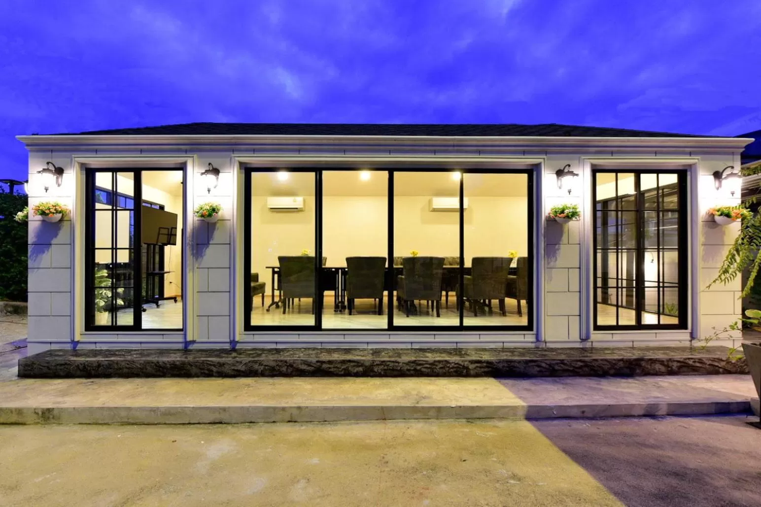 Night in NORN Rimklong Bangkok Hotel