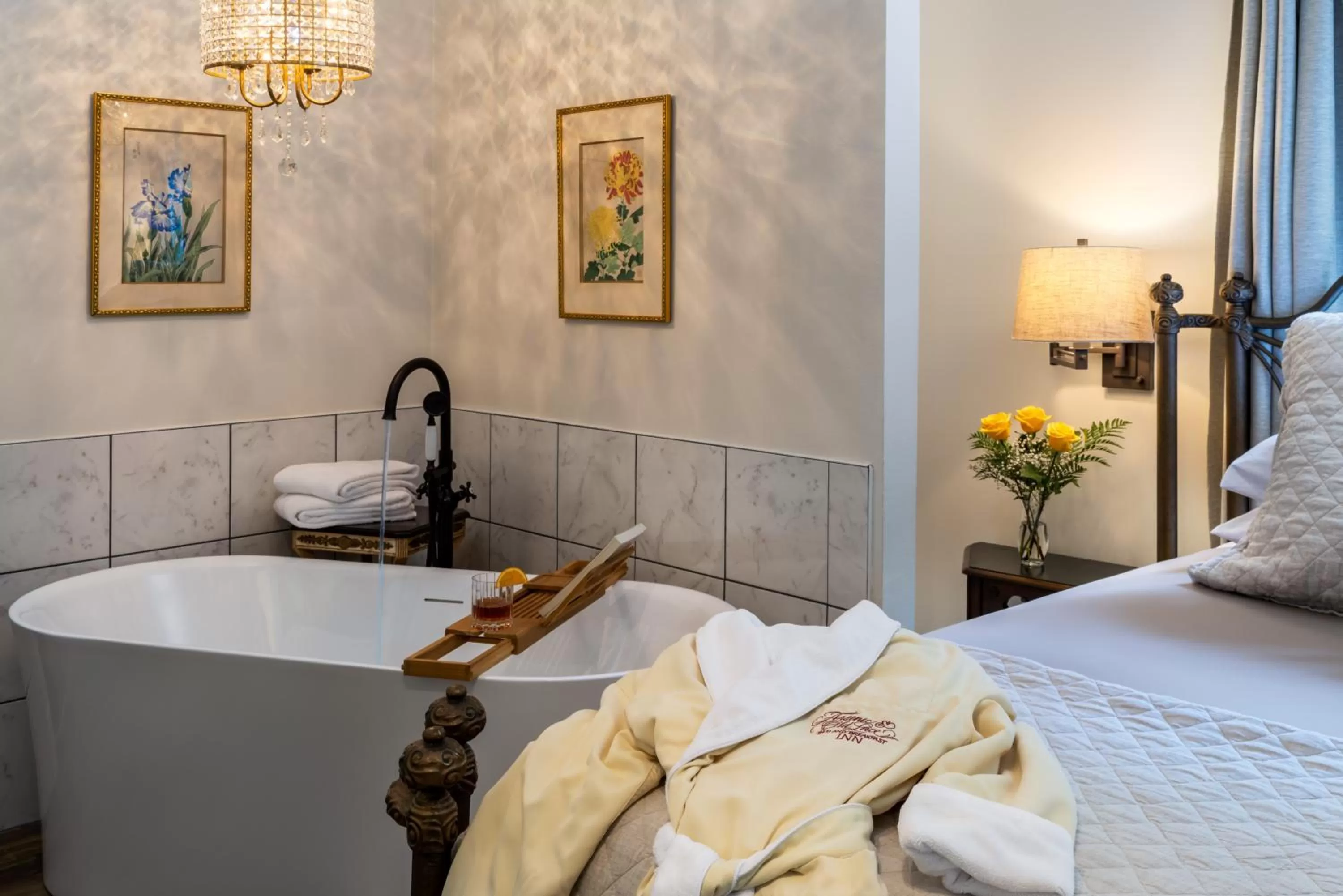 Bedroom, Bathroom in Arsenic and Old Lace Bed & Breakfast Inn