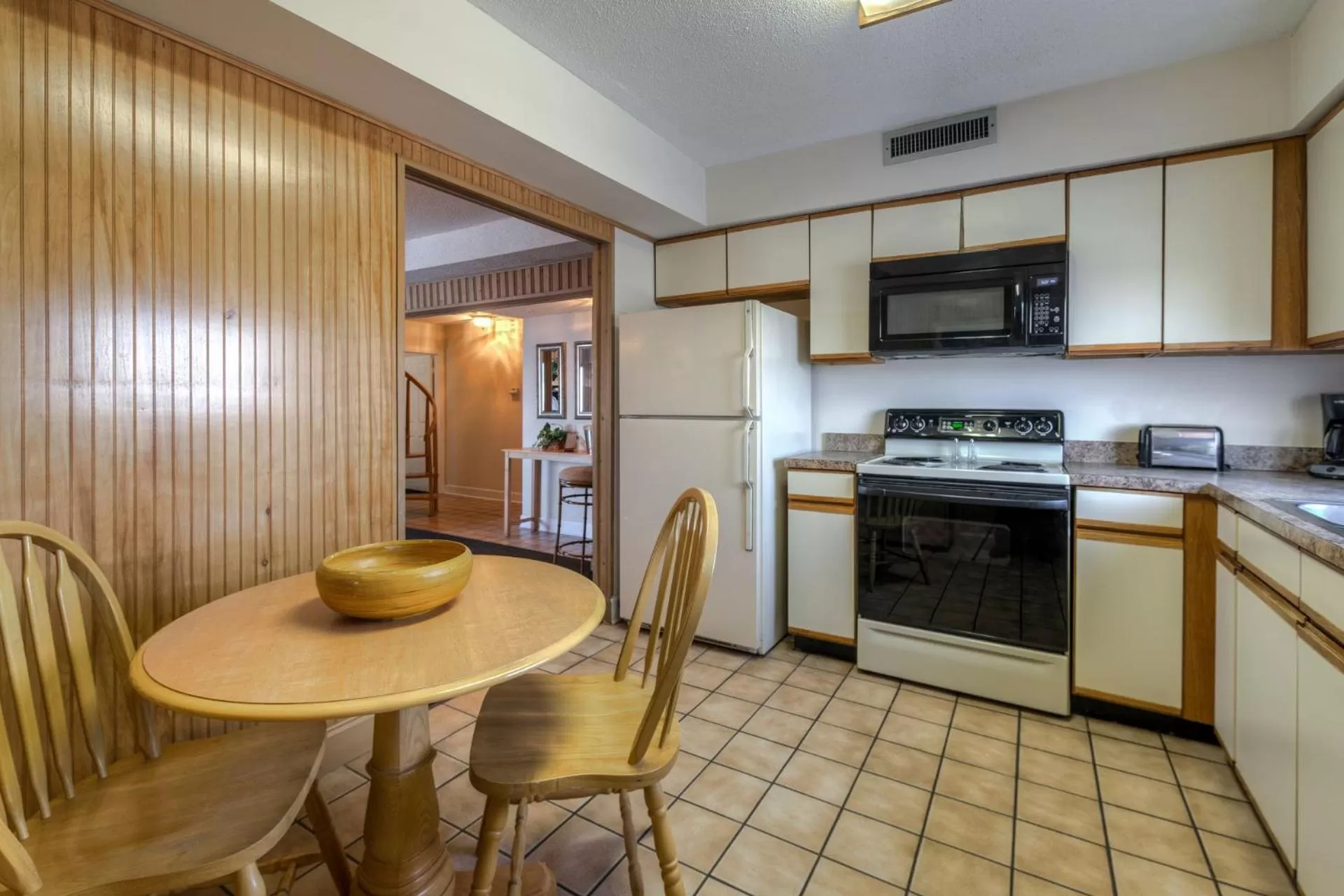Kitchen/Kitchenette in Kingfisher Inn