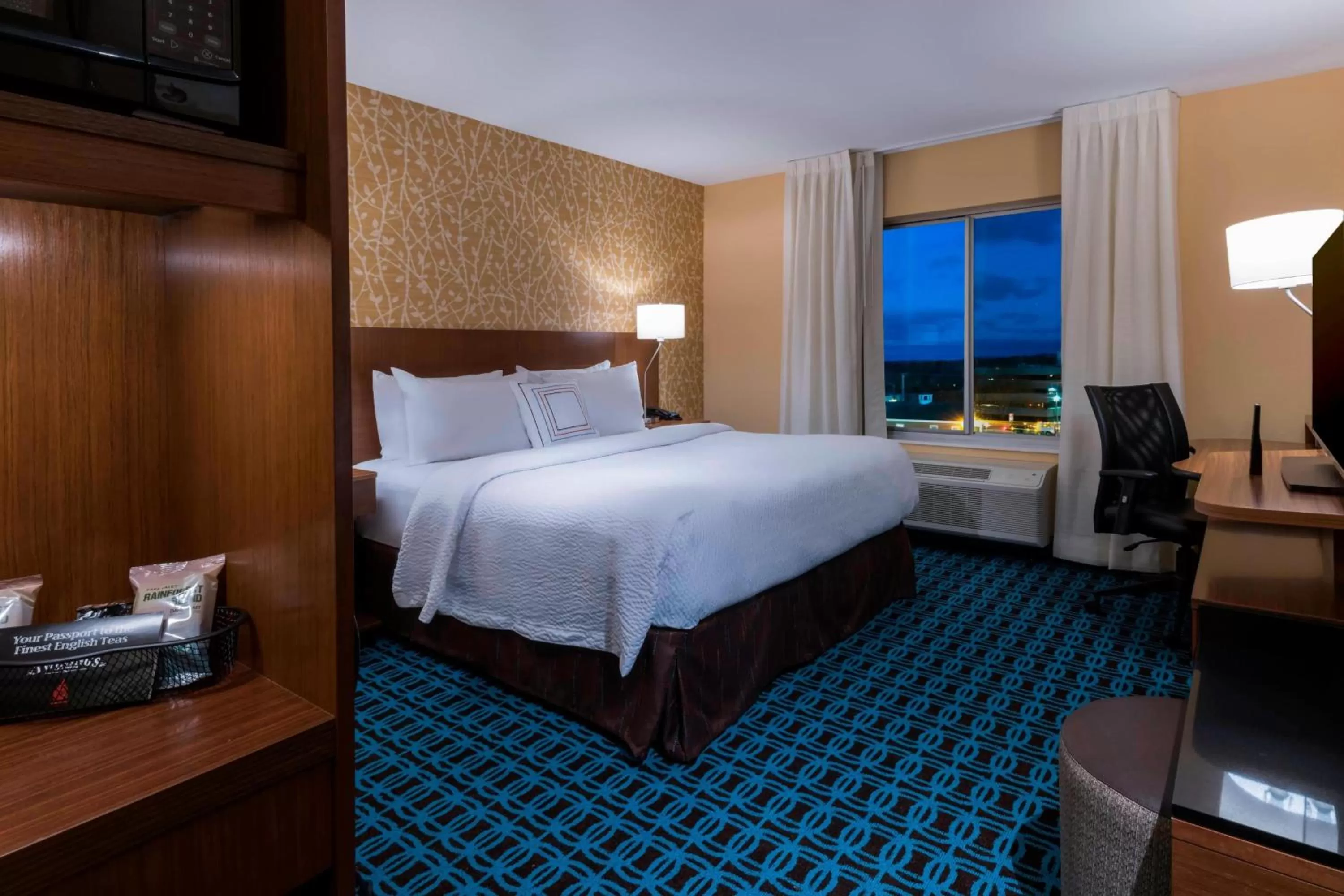 King Room with Roll-in Shower - Mobility and Hearing Accessible in Fairfield Inn & Suites by Marriott Boston Marlborough/Apex Center