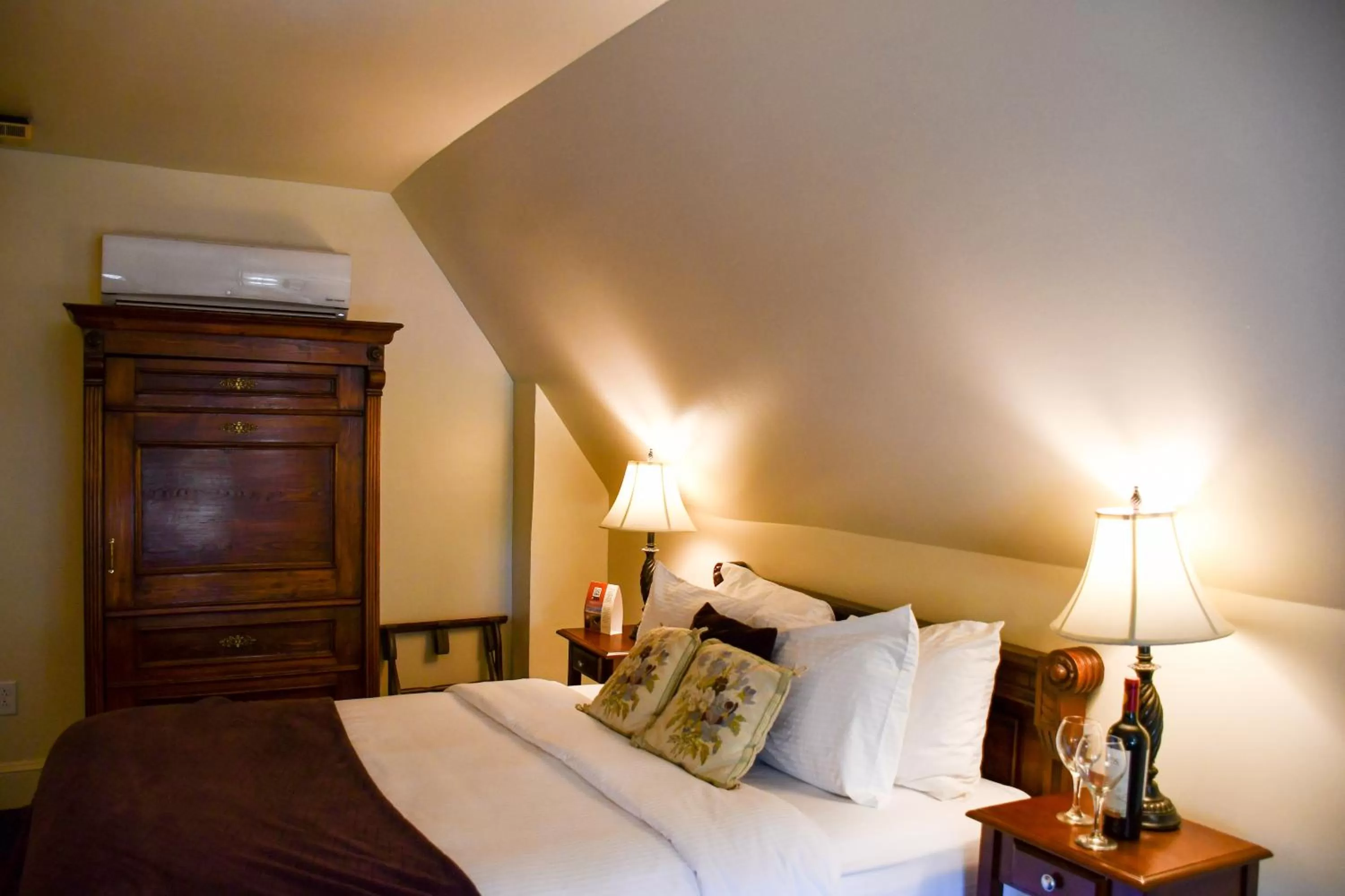 Bed in The Sayre Mansion