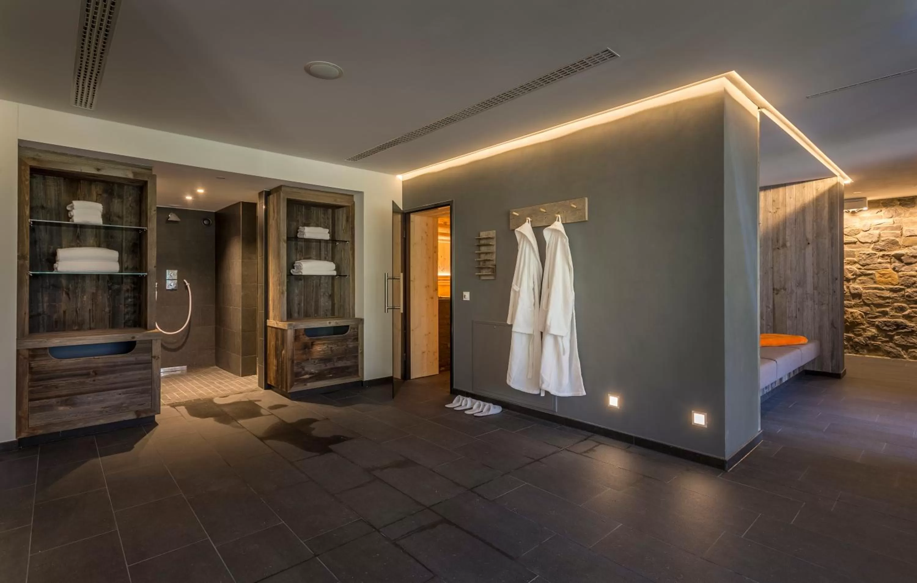 Sauna, Bed in Das Graseck - mountain hideaway & health care