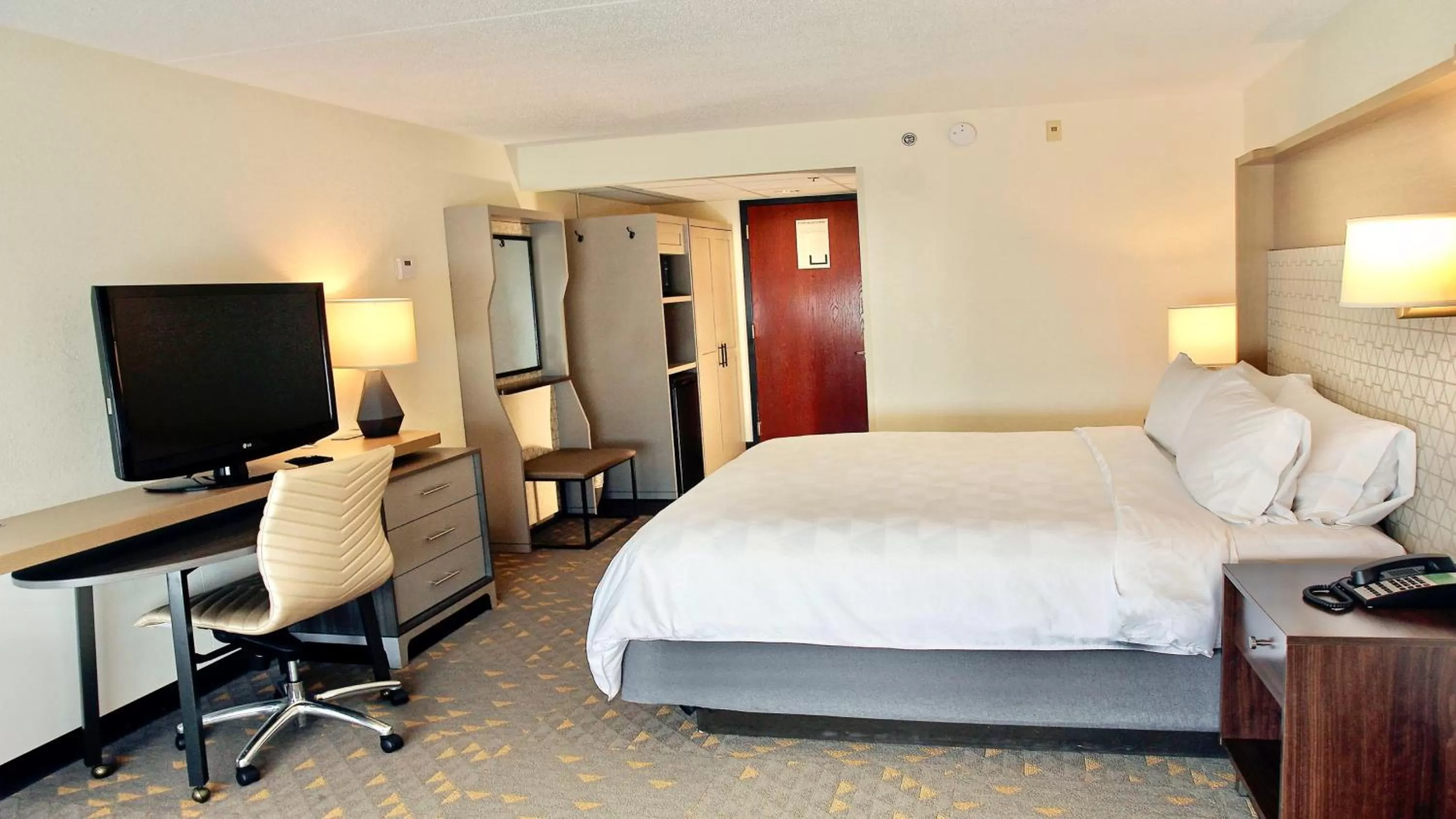 King Room - Disability Access in Holiday Inn Hotel & Suites Overland Park-Convention Center, an IHG Hotel