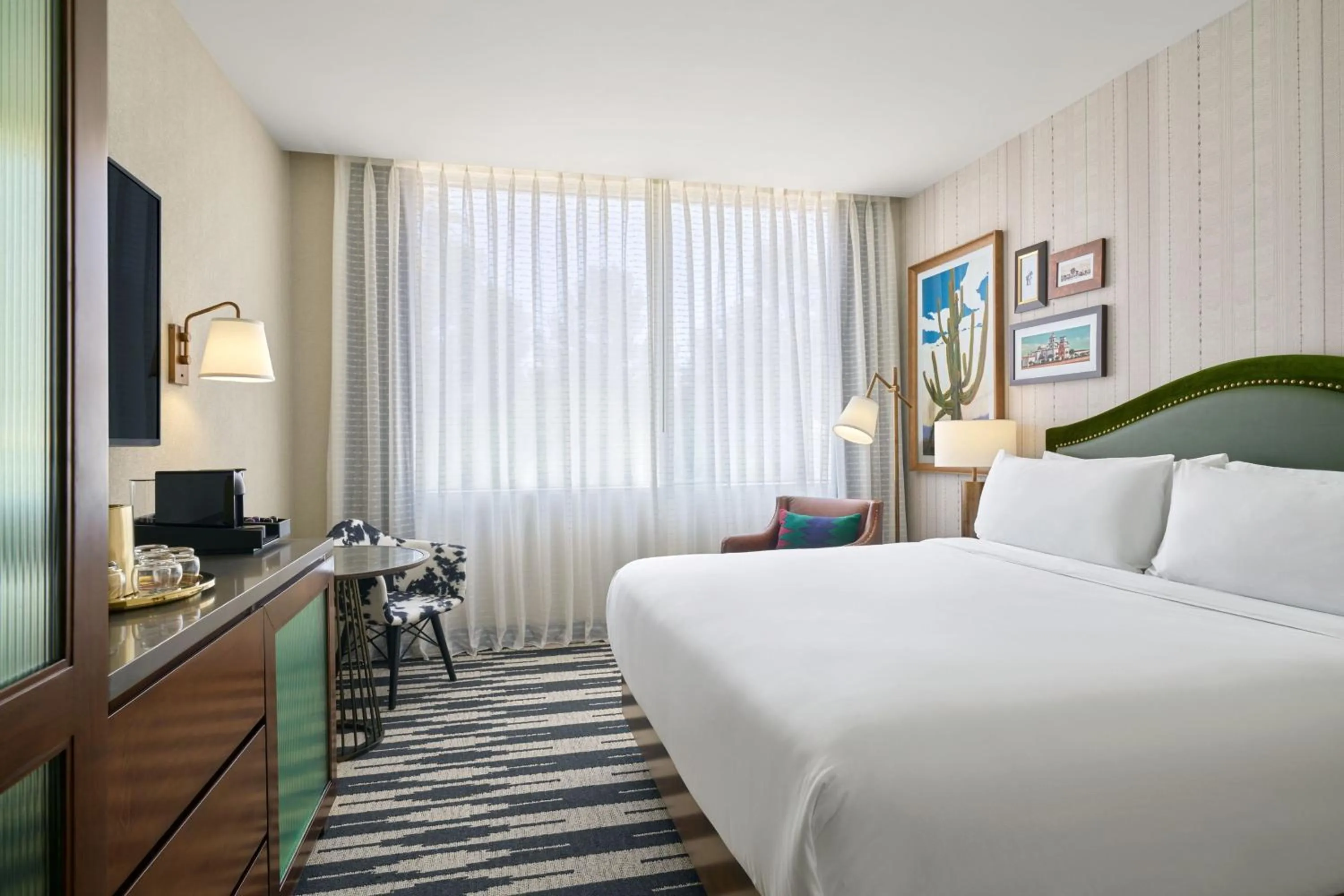 Photo of the whole room, Bed in The Leo Kent Hotel, Tucson, a Tribute Portfolio Hotel