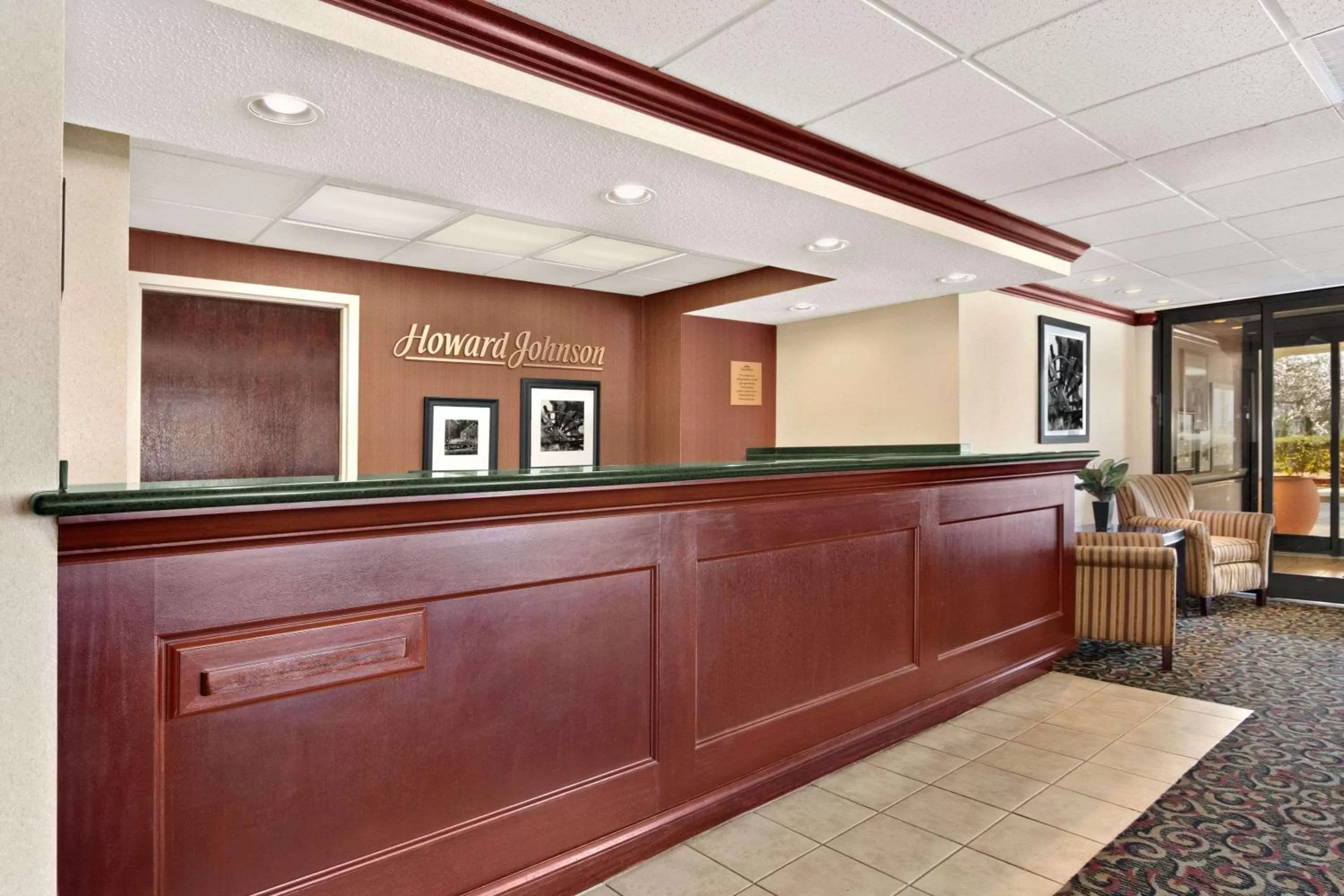 Lobby or reception in Howard Johnson by Wyndham Greensboro Near the Coliseum