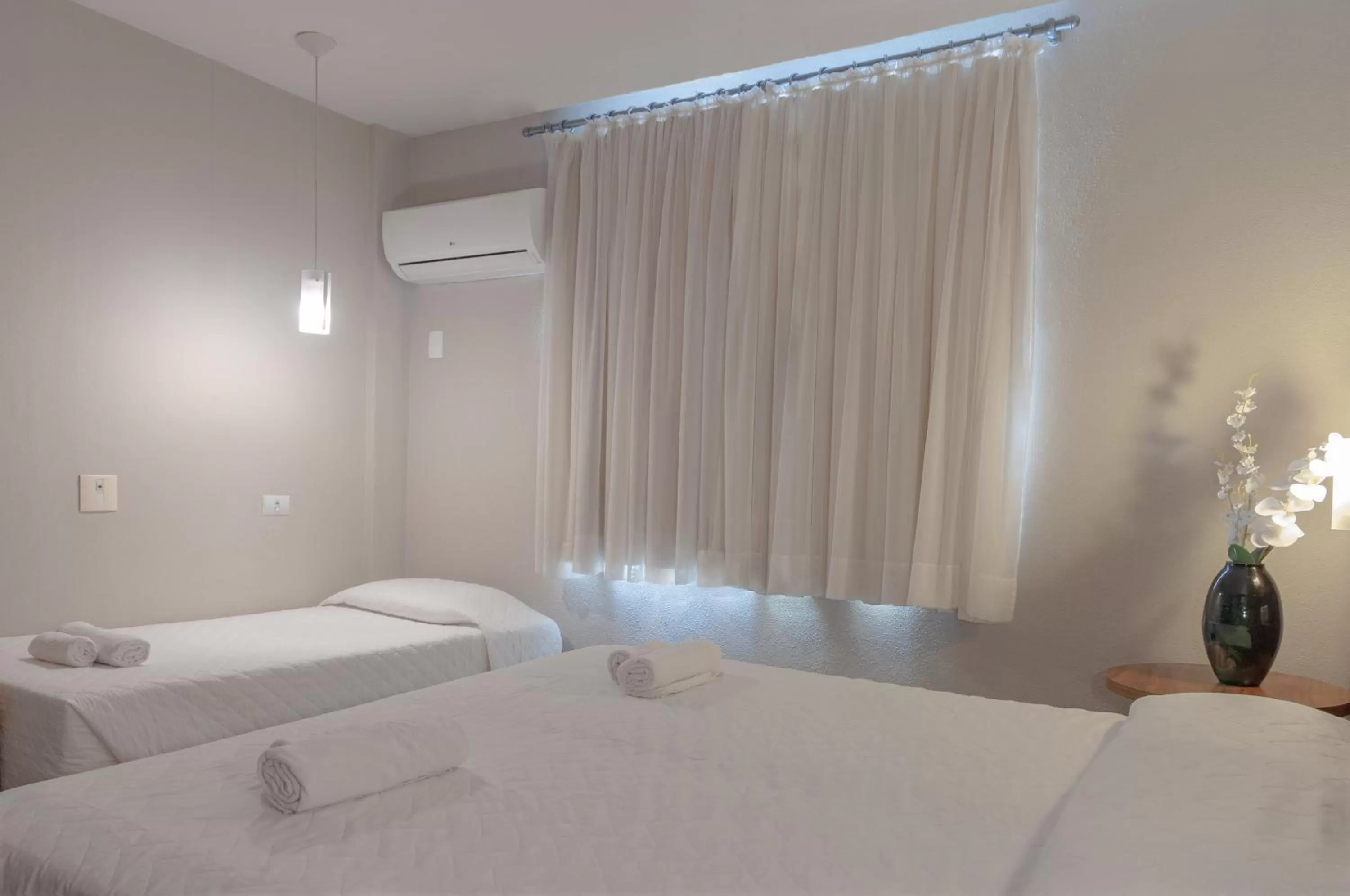 Bed in SJ Executive - San Juan Curitiba