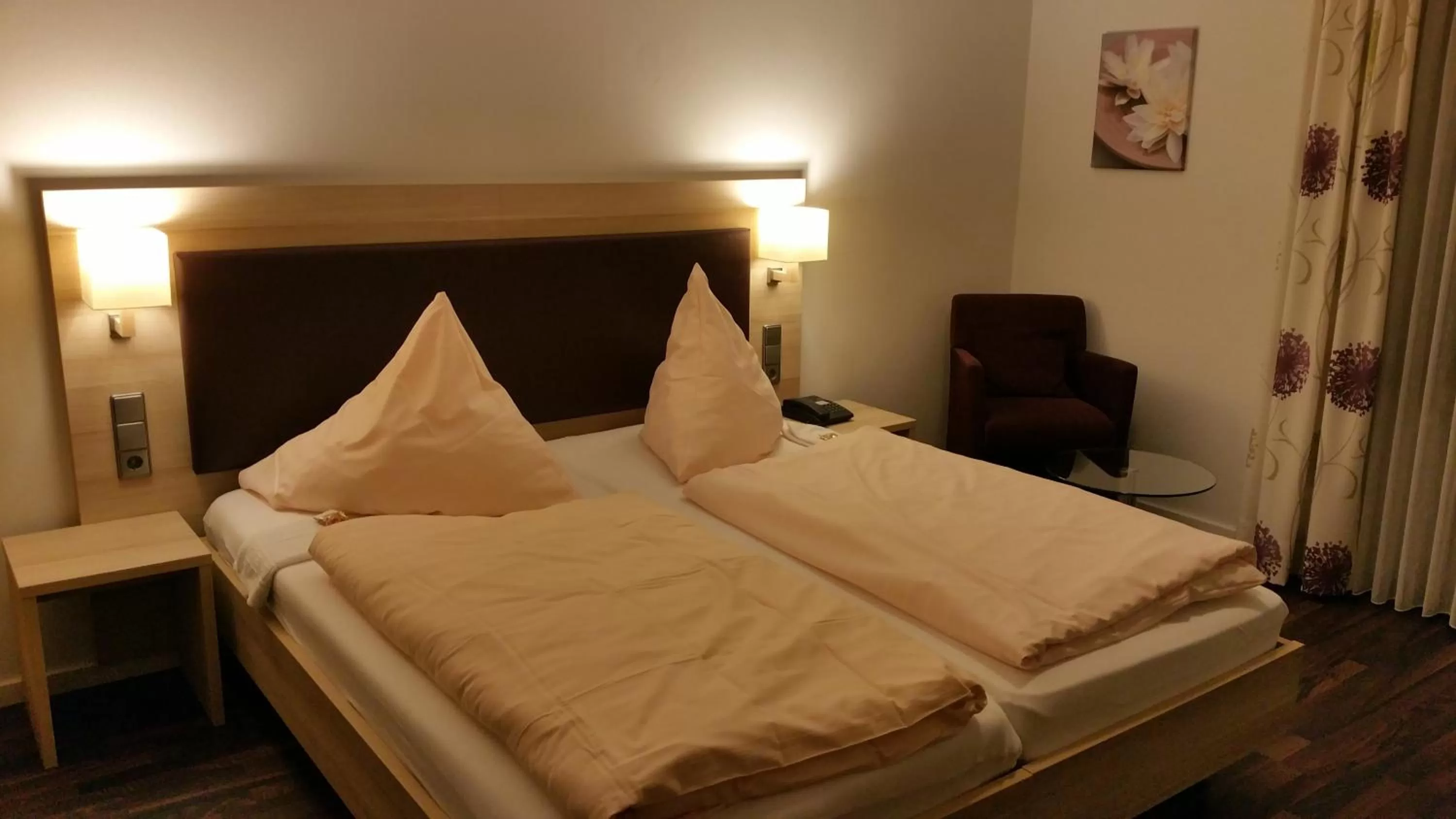 Photo of the whole room, Bed in Hotel-Restaurant Fröhlich