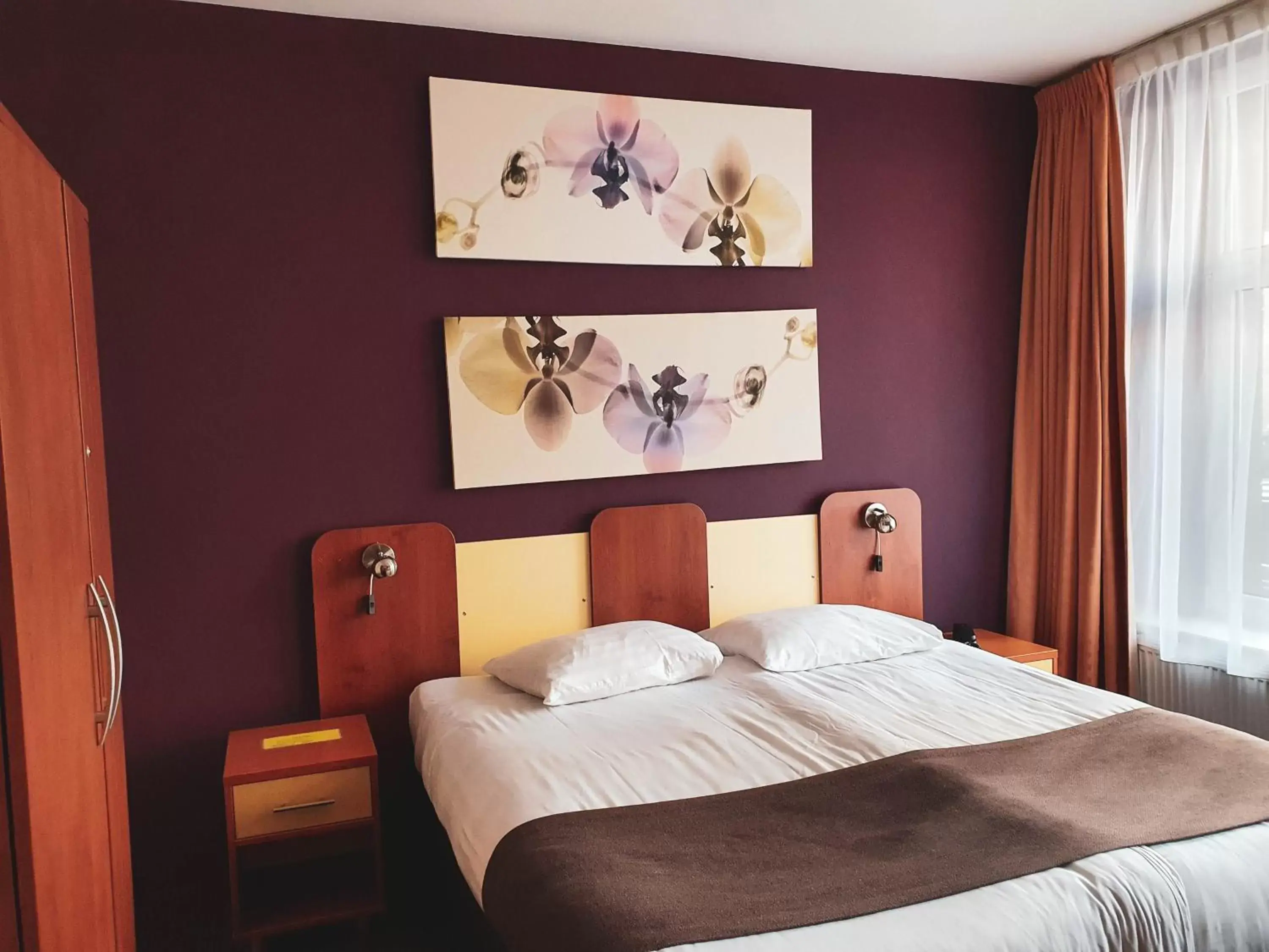 Classic Double or Twin Room including Breakfast in Aadam Wilhelmina Hotel Classic Double or Twin Room including Breakfast in Aadam Wilhelmina Hotel