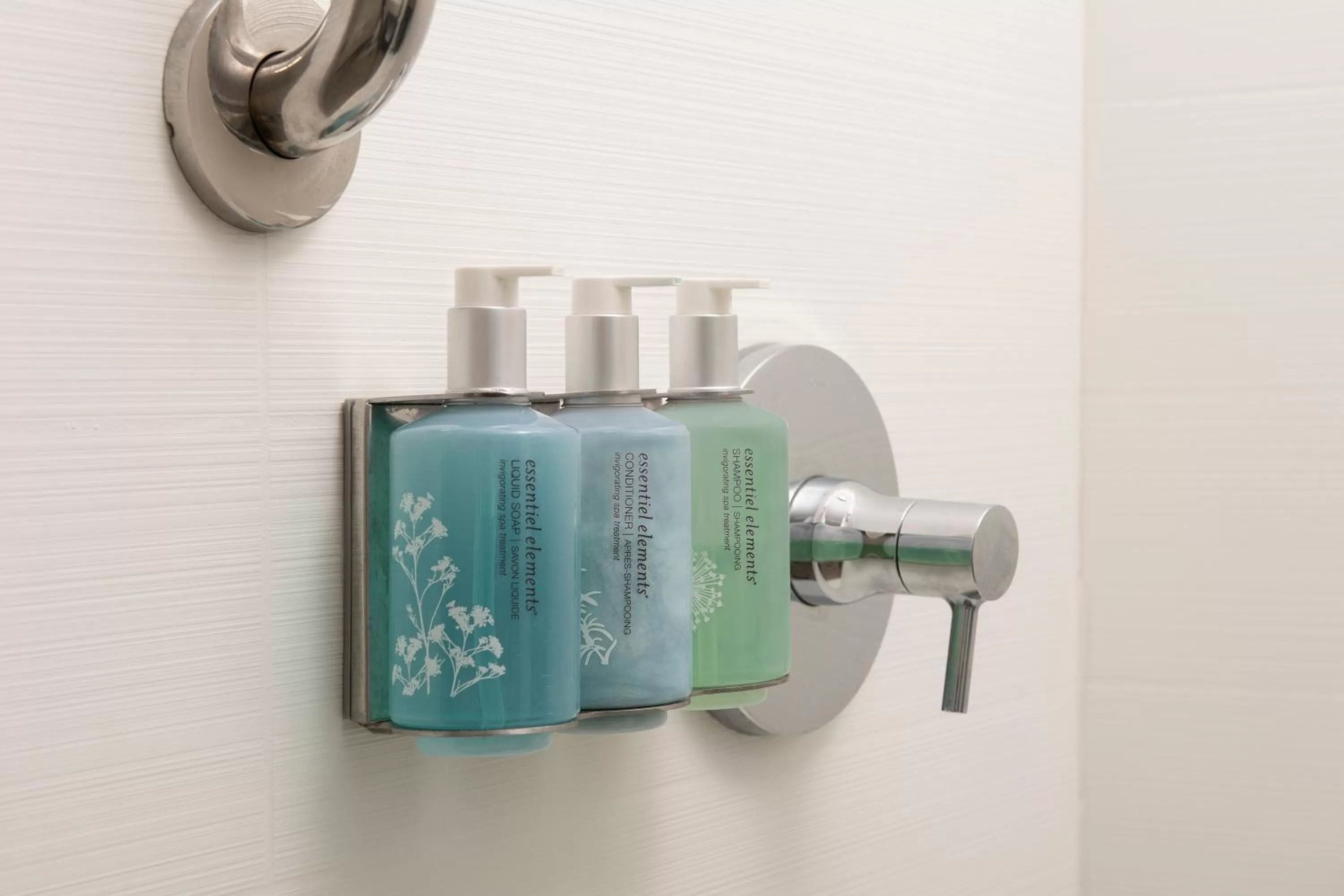 Shower in Rodeway Inn St Augustine Historic District