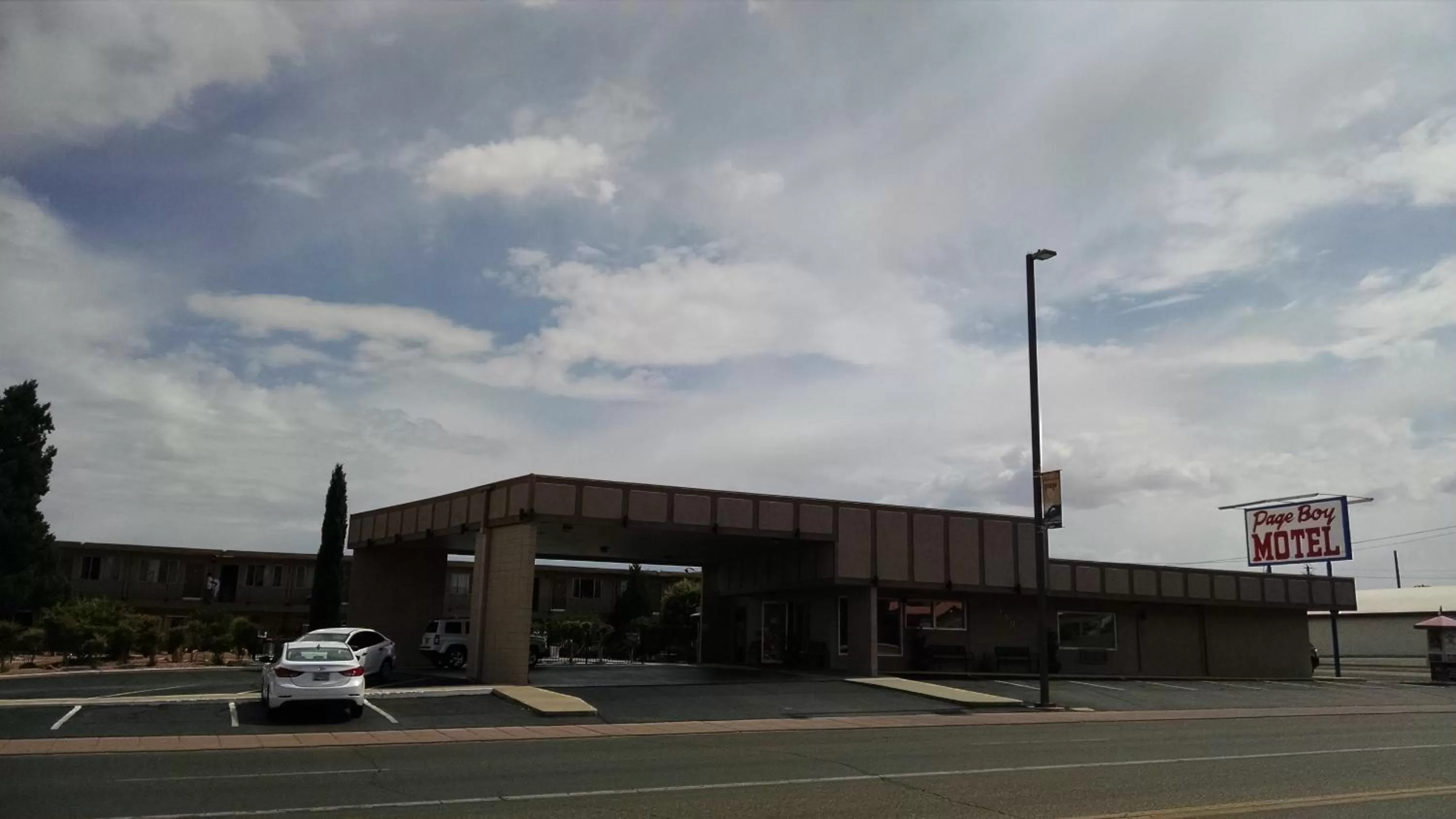Street view in Lake Powell Canyon Inn