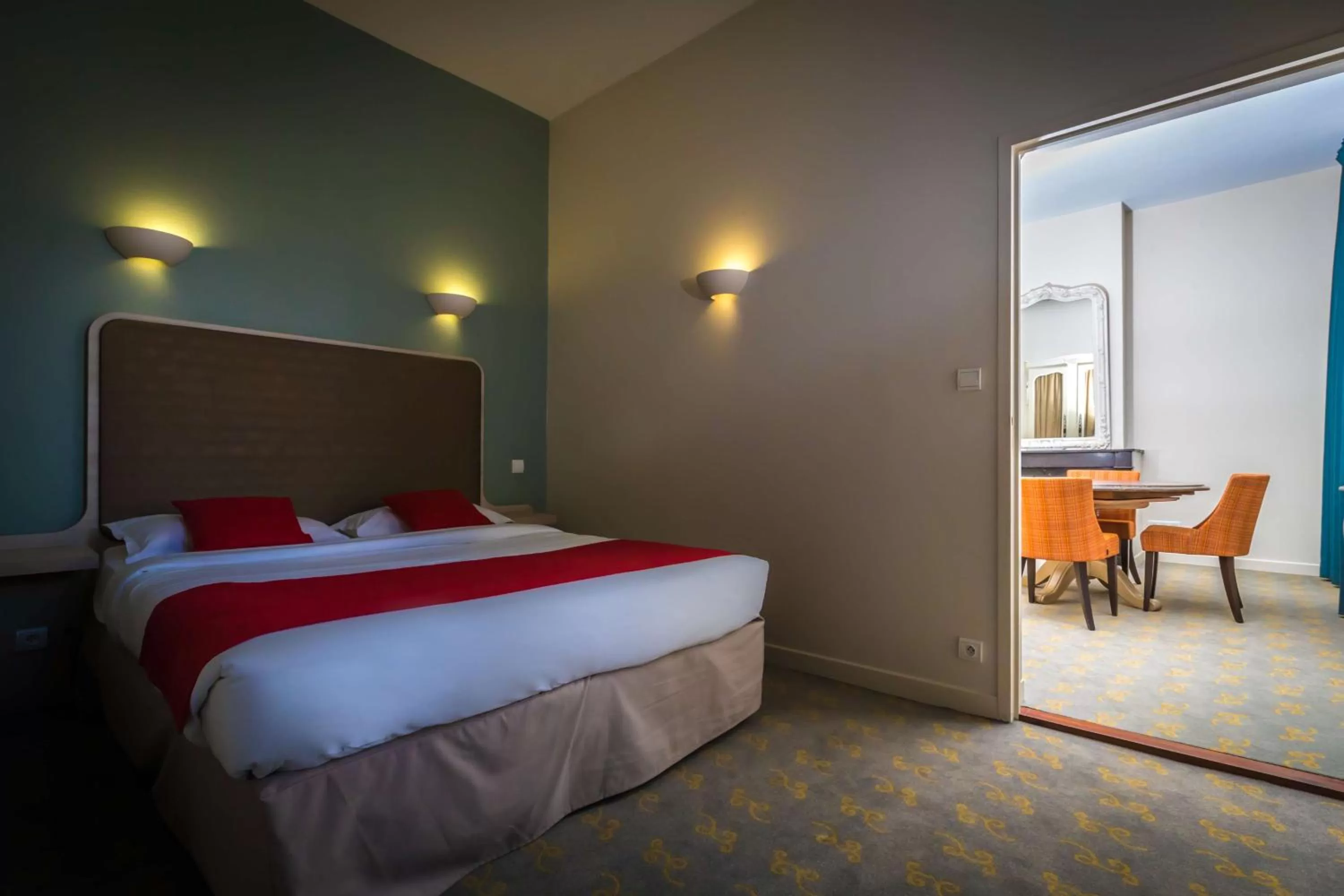 Photo of the whole room, Bed in Best Western Hôtel de France