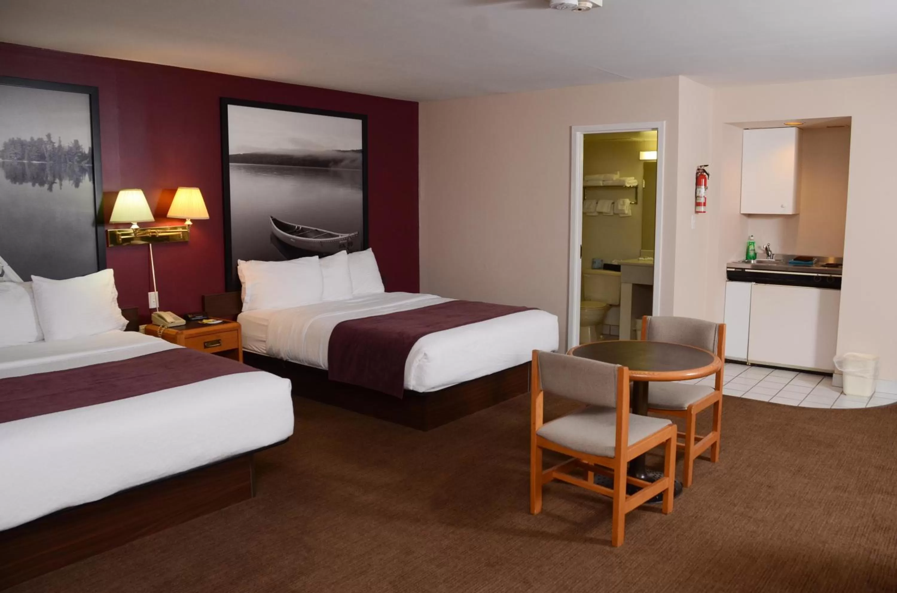 Bedroom, Bed in Super 8 by Wyndham North Bay