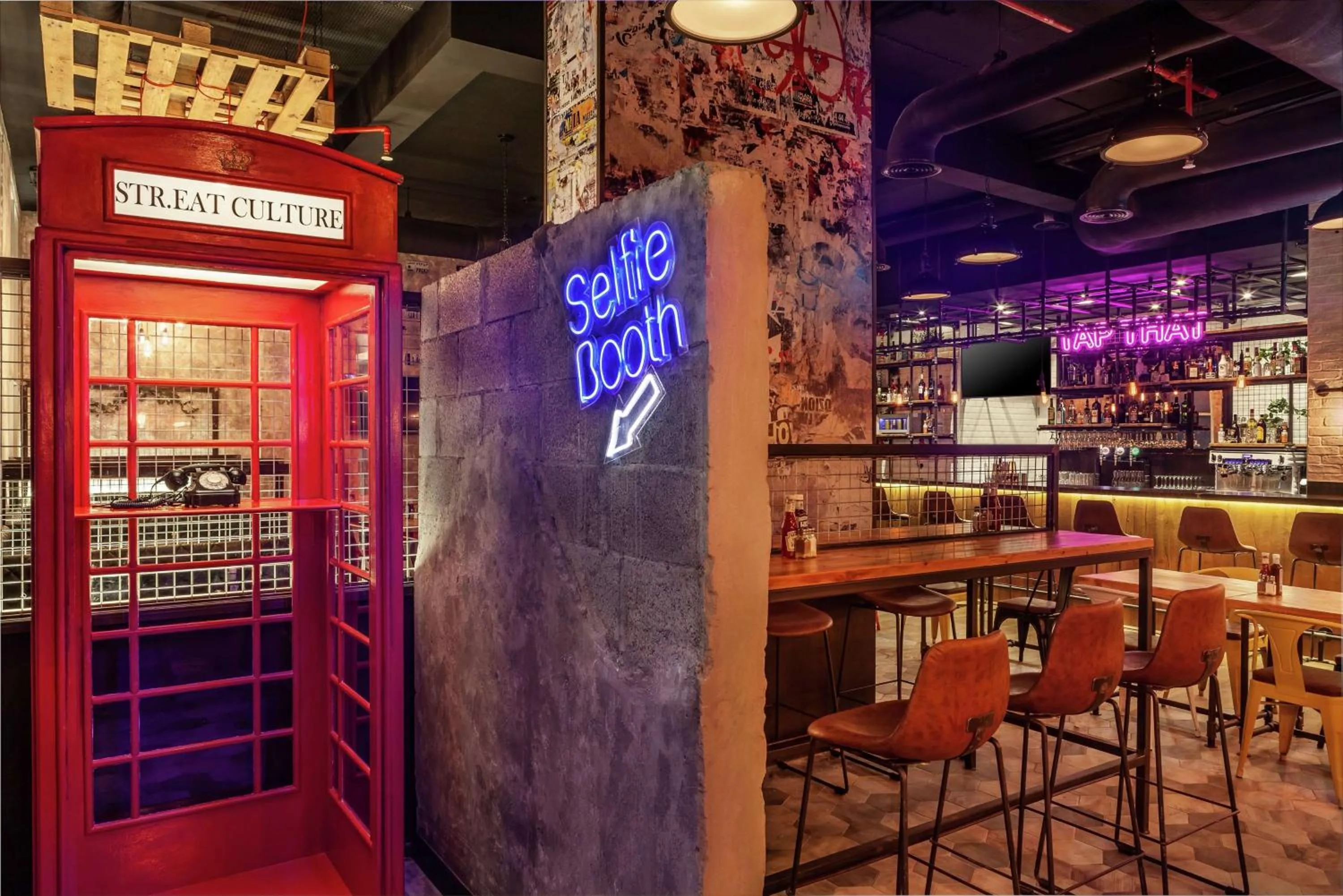 Restaurant/places to eat in DoubleTree by Hilton Dubai Al Jadaf